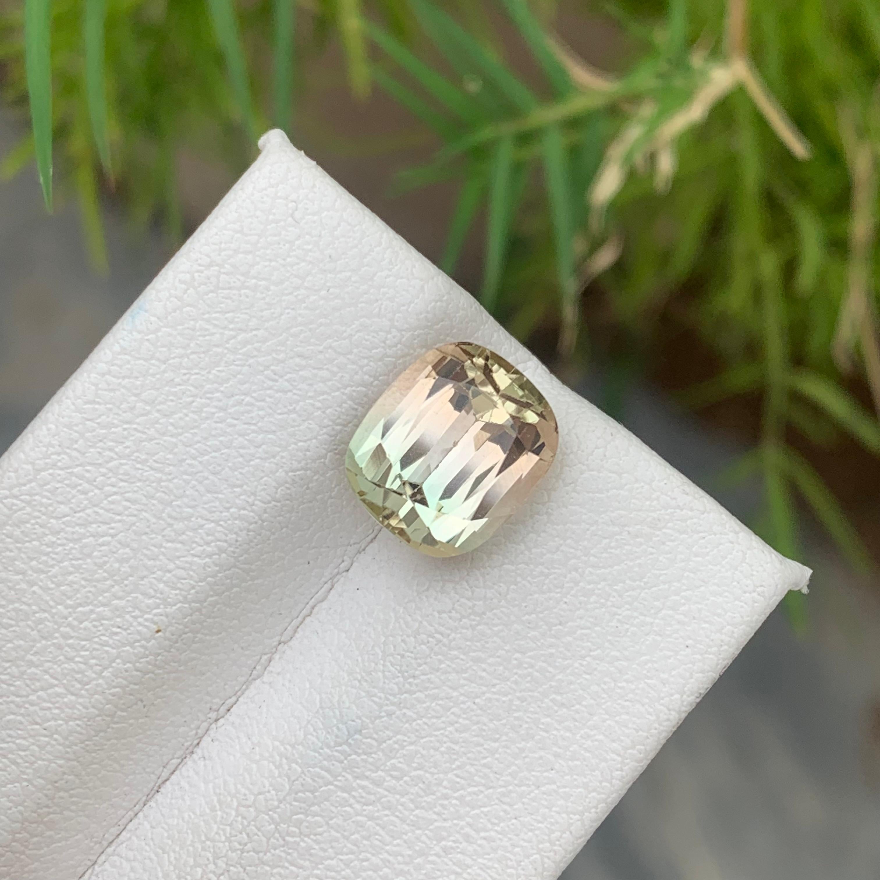 Bague en tourmaline naturelle non chauffée bicolore vert pêche clair de 4,60 carats en vente 3