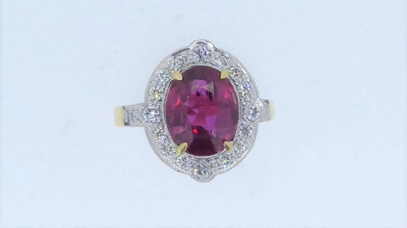 Unheated Natural Thai Ruby, Diamond, 18 Carat Gold and Platinum Cluster Ring In Excellent Condition In London, GB