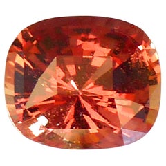 Saphir orange non chauffé, 1,33 carat, Madagascar  (aucun traitement du tout)