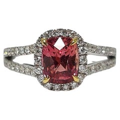 Bague Padparadscha en or blanc/jaune 18 carats avec halo de diamants et saphir 2,03 carats non chauffé