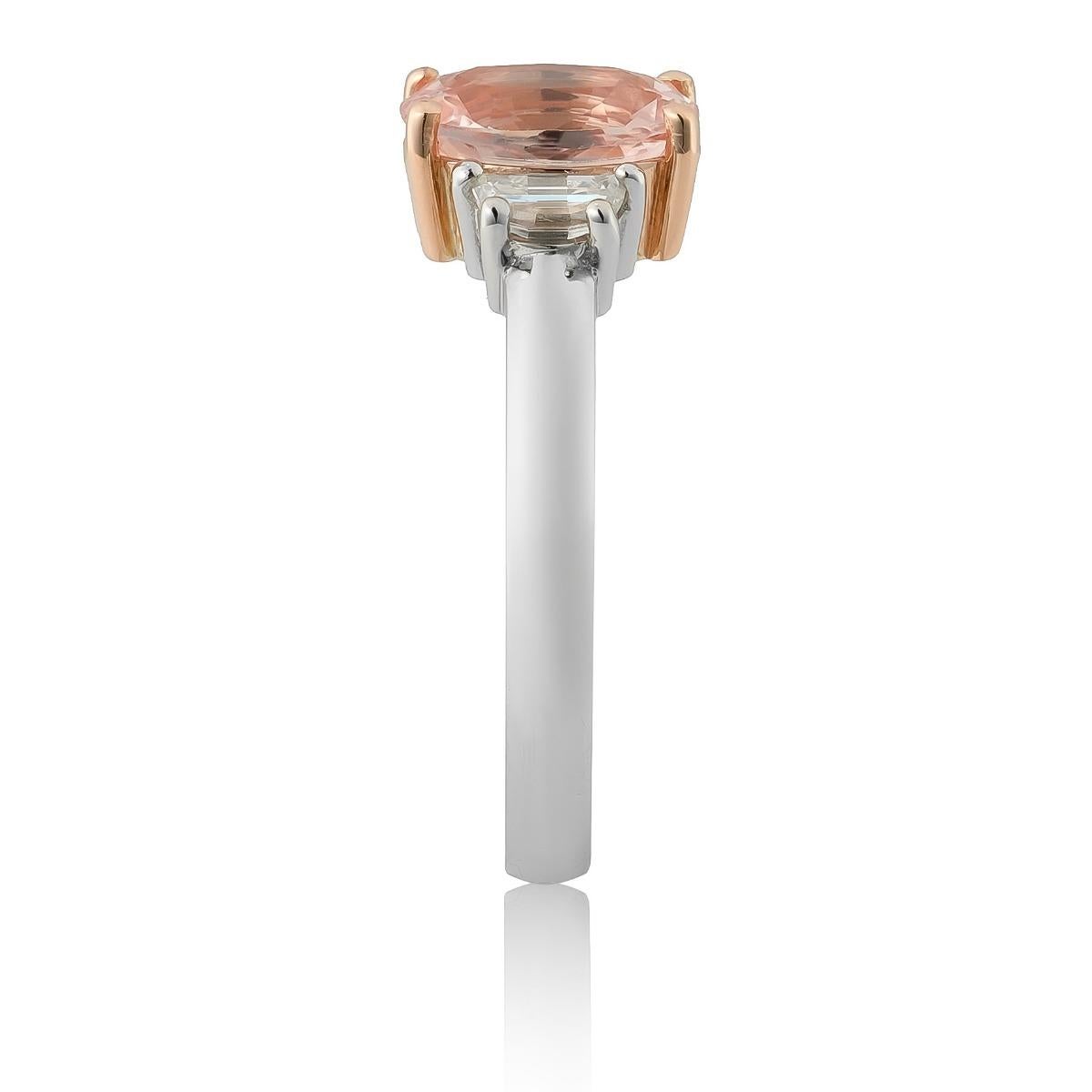 Saphir Padparadscha non chauffé 1.61 cts dans une bague en platine avec 18KRG & Dia Pour femmes en vente