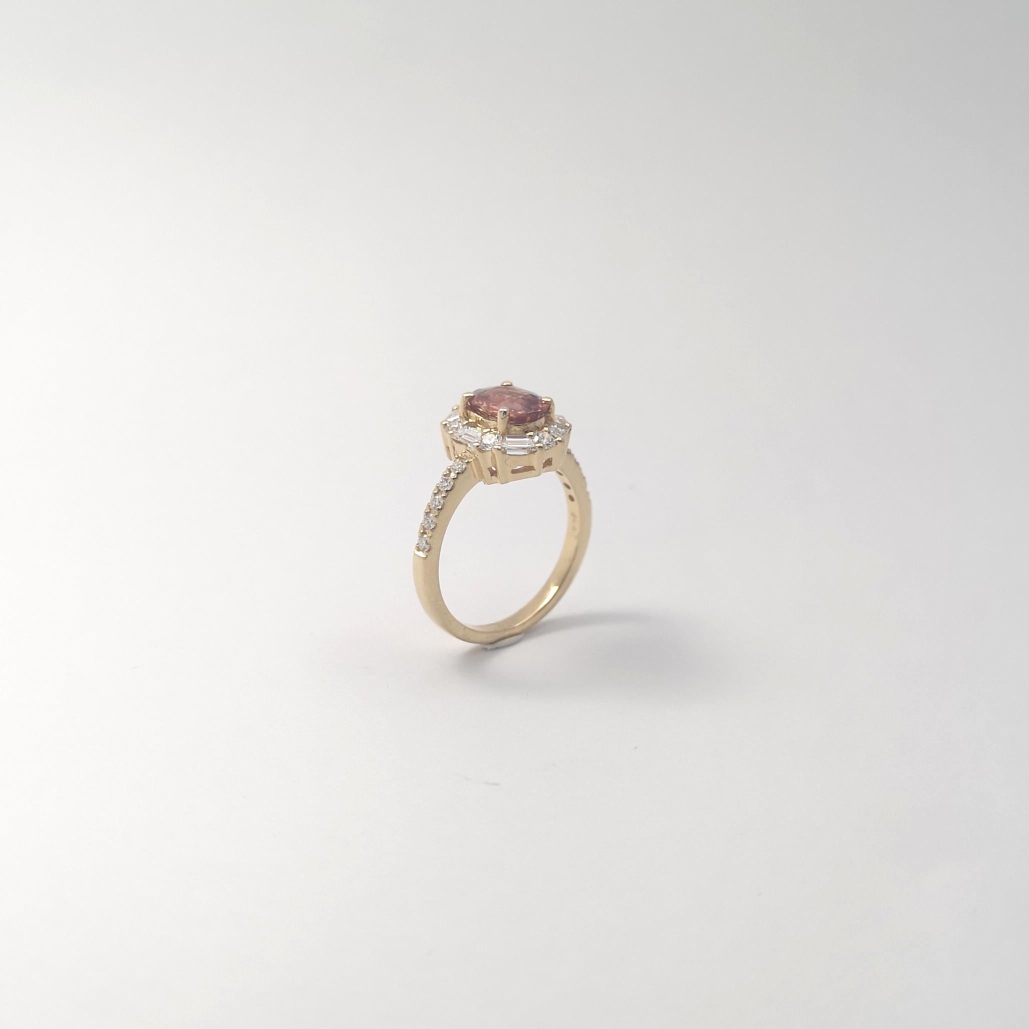 Bague en or 18 carats avec saphir Padparadscha non chauffé et diamant en vente 7