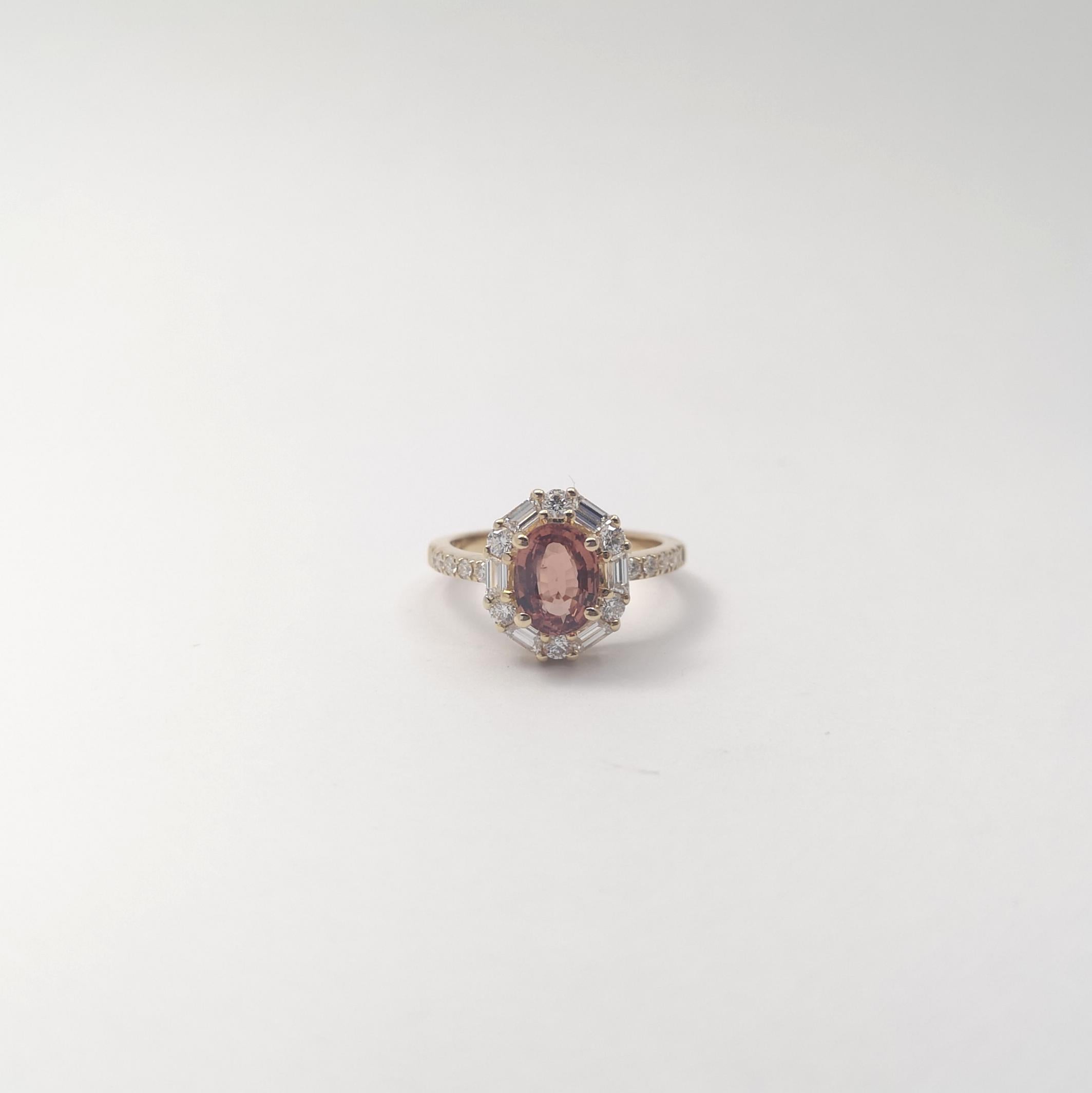 Bague en or 18 carats avec saphir Padparadscha non chauffé et diamant en vente 2