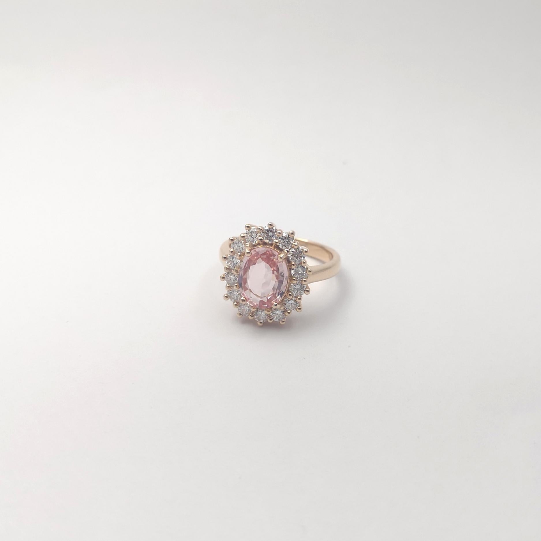 Bague en or rose 18 carats sertie de saphirs padparadscha non chauffés et de diamants en vente 2