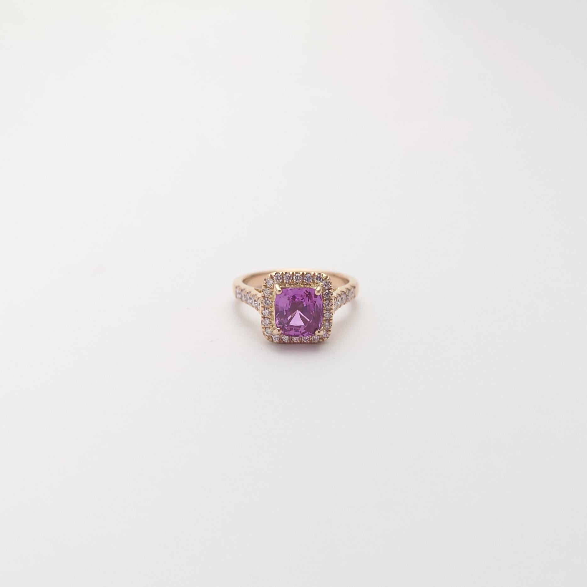 Unheated Pink Sapphire with Pink Diamond Ring set in 18K Rose Gold Settings For Sale 3