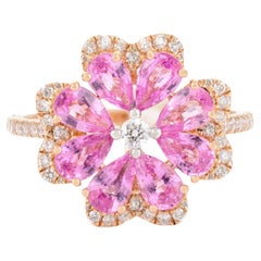 Bague cocktail fleur en or rose 18 carats, saphir rose non chauffé et diamants
