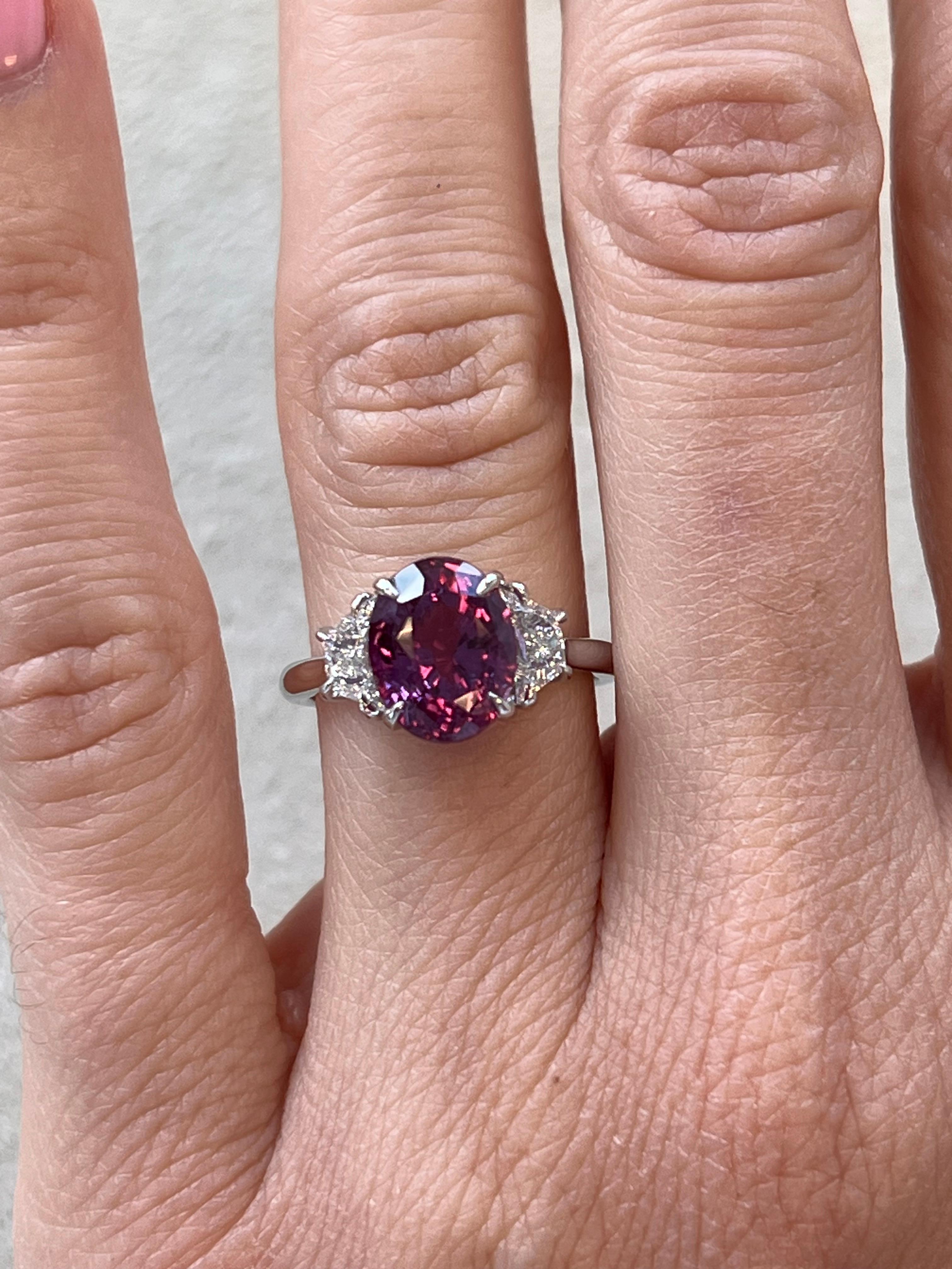 Unheated Purple Pink Sapphire Ring 4.08 Carat Oval Natural In New Condition For Sale In Beverly Hills, CA