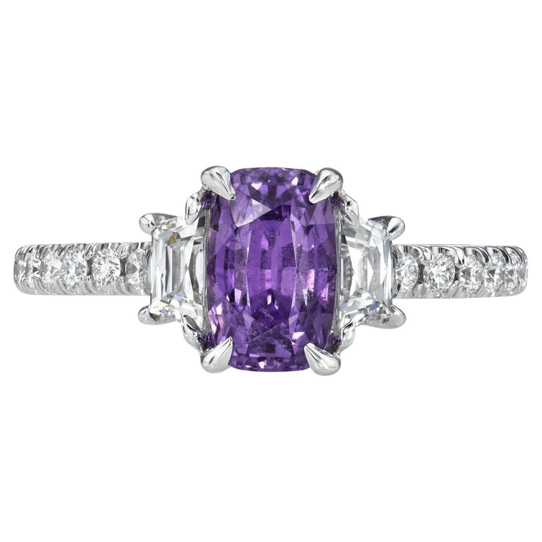 Bague saphir violet coussin naturel non chauffé 1.60 carat en vente