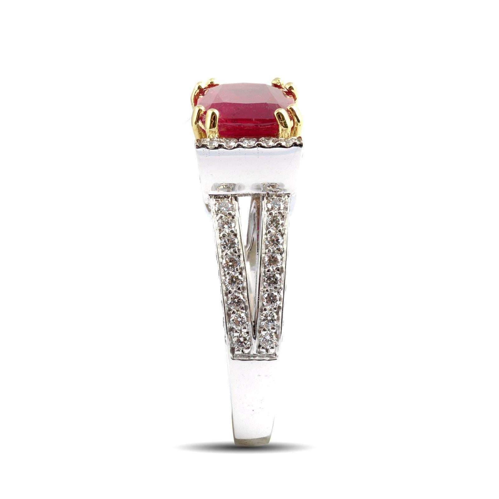 Unerhitzter roter Rubinstein 3,10 Karat in 18K zweifarbiger Ring mit Diamanten / GIA-Bericht Damen im Angebot