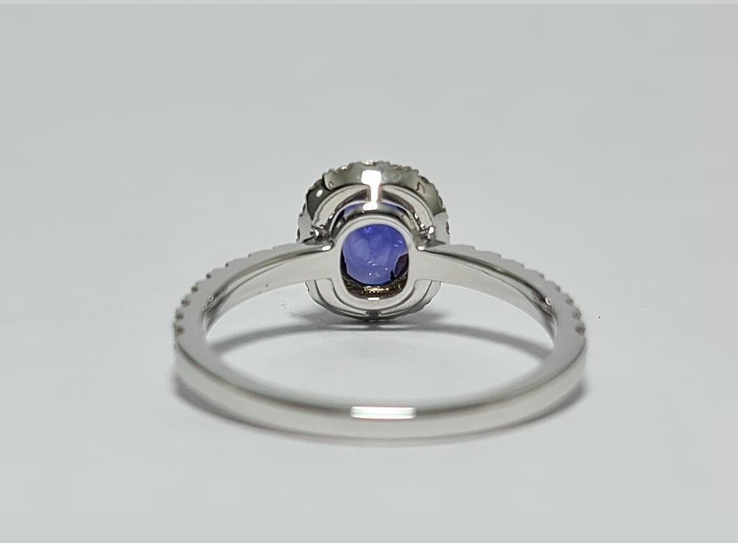 Contemporary Unheated Cornflower Blue 1.15ct Ceylon Sapphire W/Diamond  18K white Gold Ring For Sale