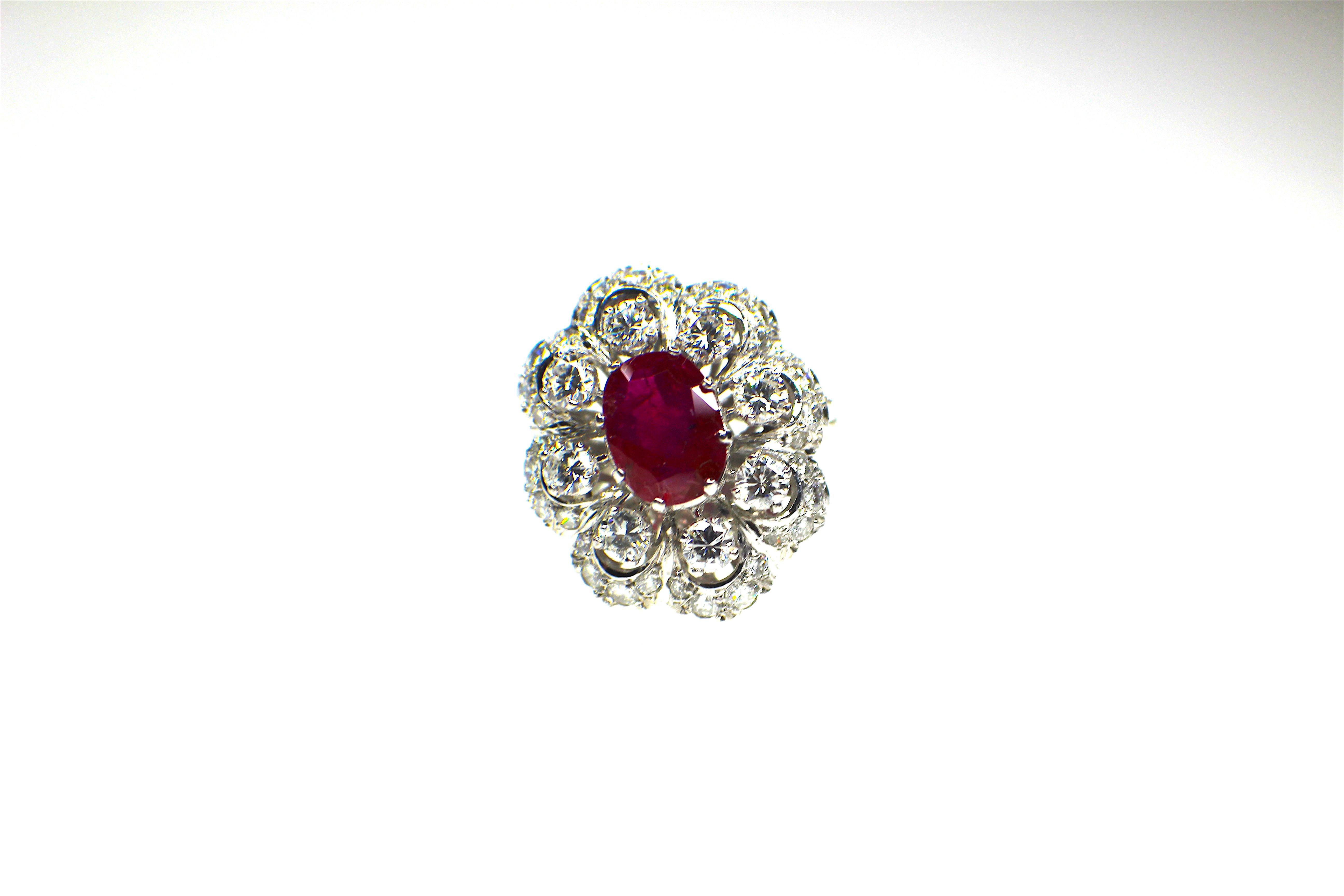 Unheated Ruby and Diamond Cocktail Ring In Good Condition In Munich, DE