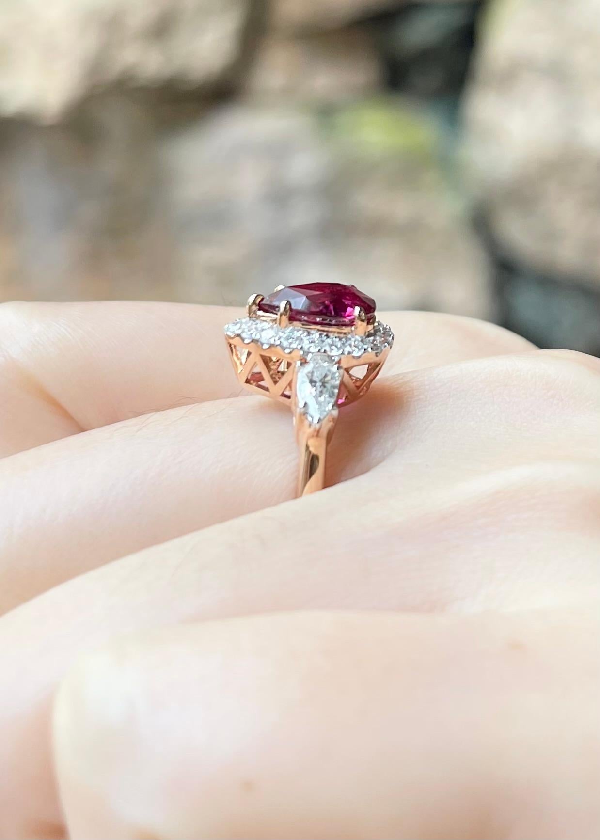 Unheated Ruby and Diamond Ring set in 18K Rose Gold Settings For Sale 1