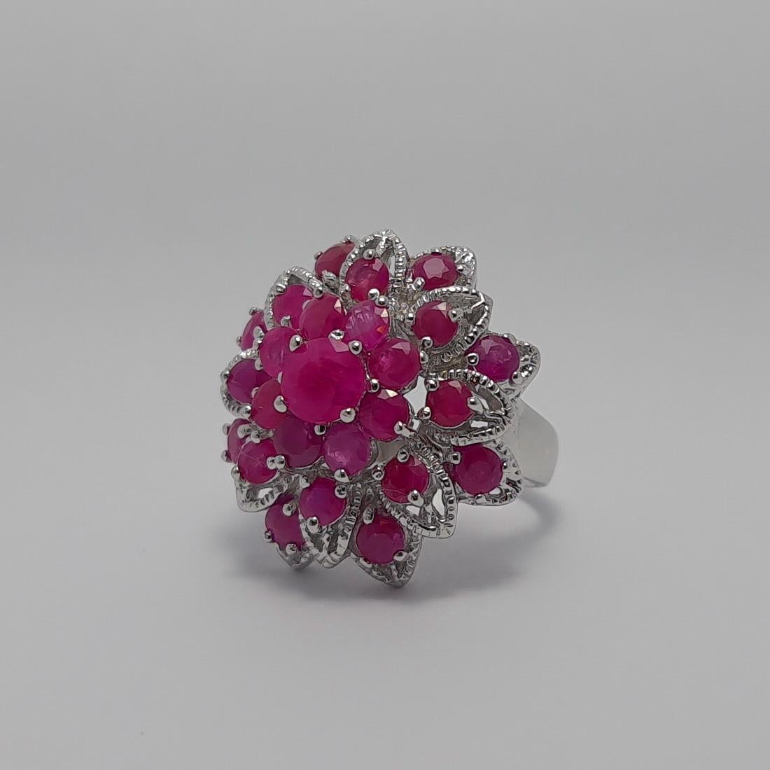 Unerhitzter Rubin-Ring .925 Sterlingsilber Rhodiumblech im Zustand „Neu“ in Los Angeles, CA