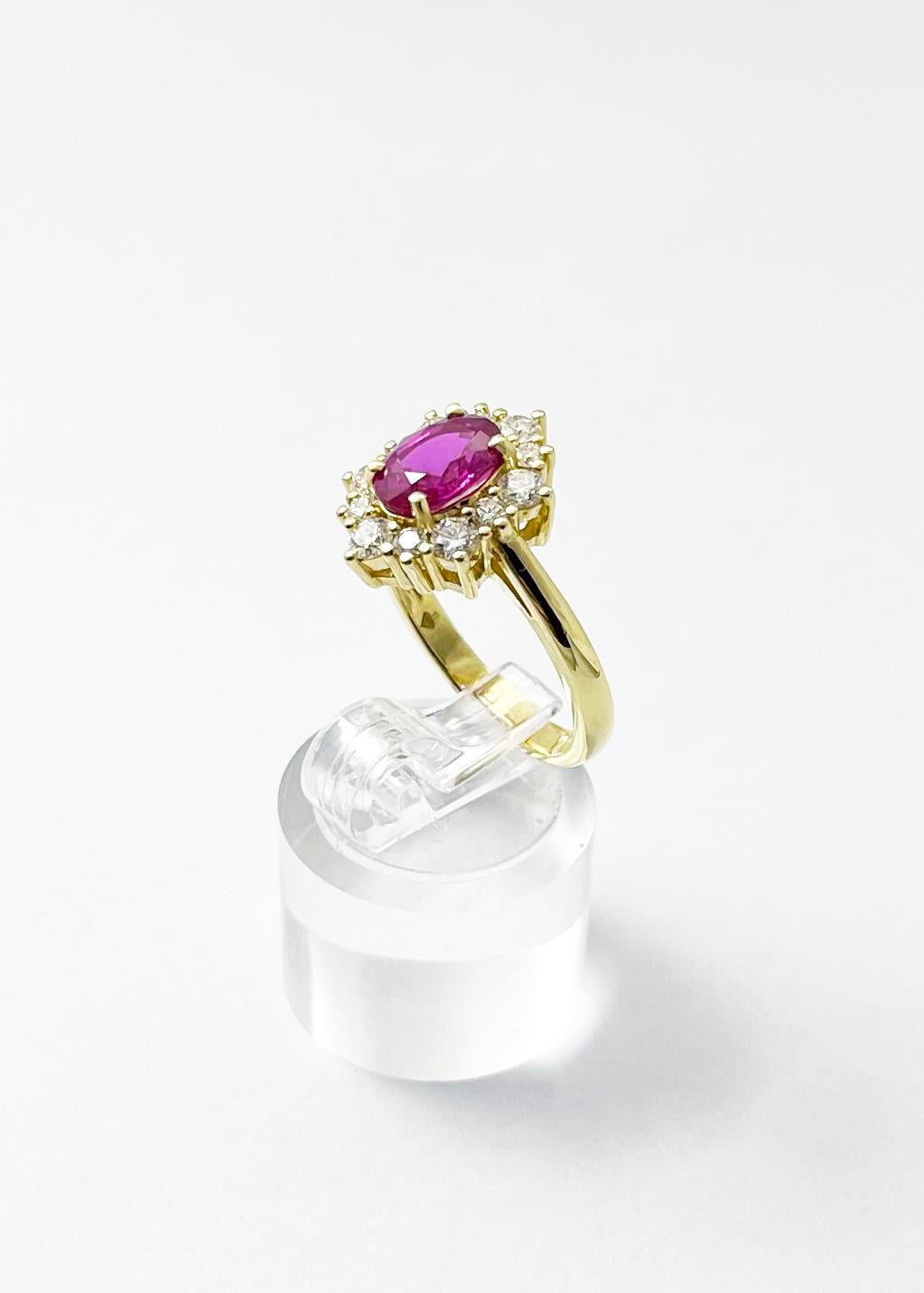 Anello con rubino non riscaldato e diamante con montatura in oro 18 carati in vendita 5