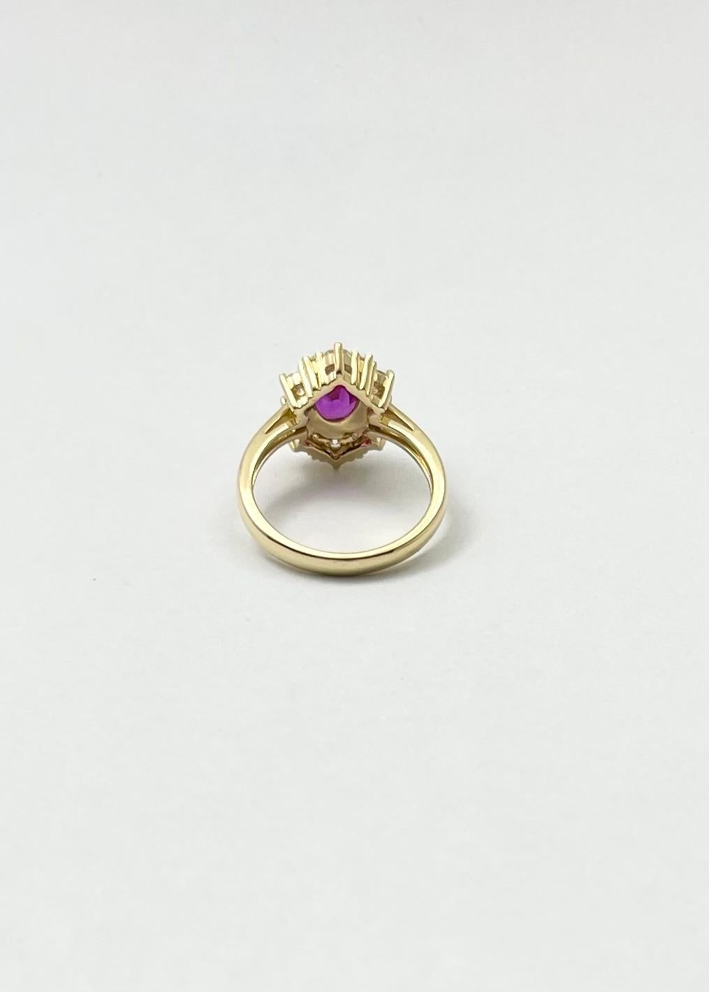 Anello con rubino non riscaldato e diamante con montatura in oro 18 carati in vendita 2