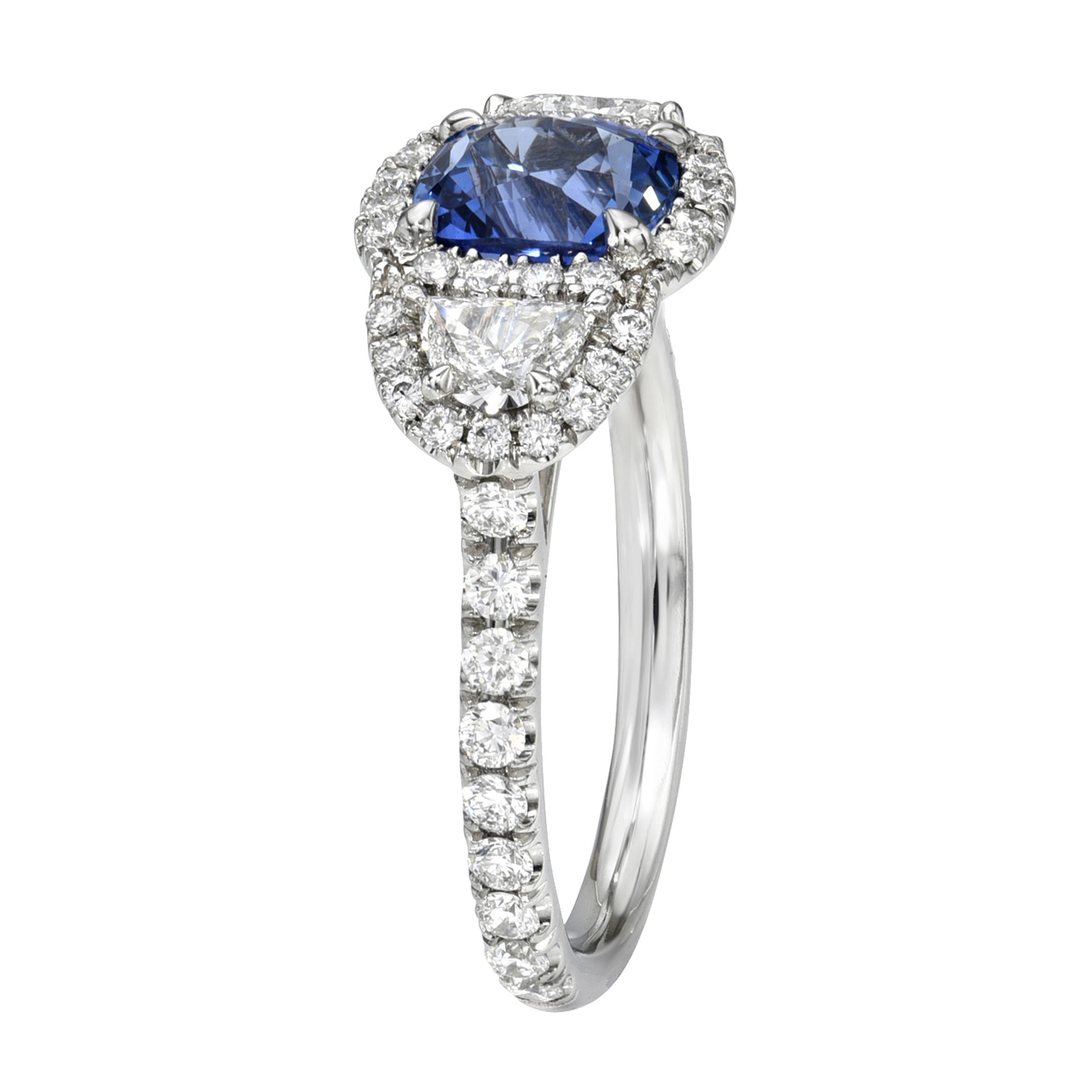 Bague coussin en saphir non chauffé et diamant naturel du Sri Lanka - Luxury Jewelry en vente 3