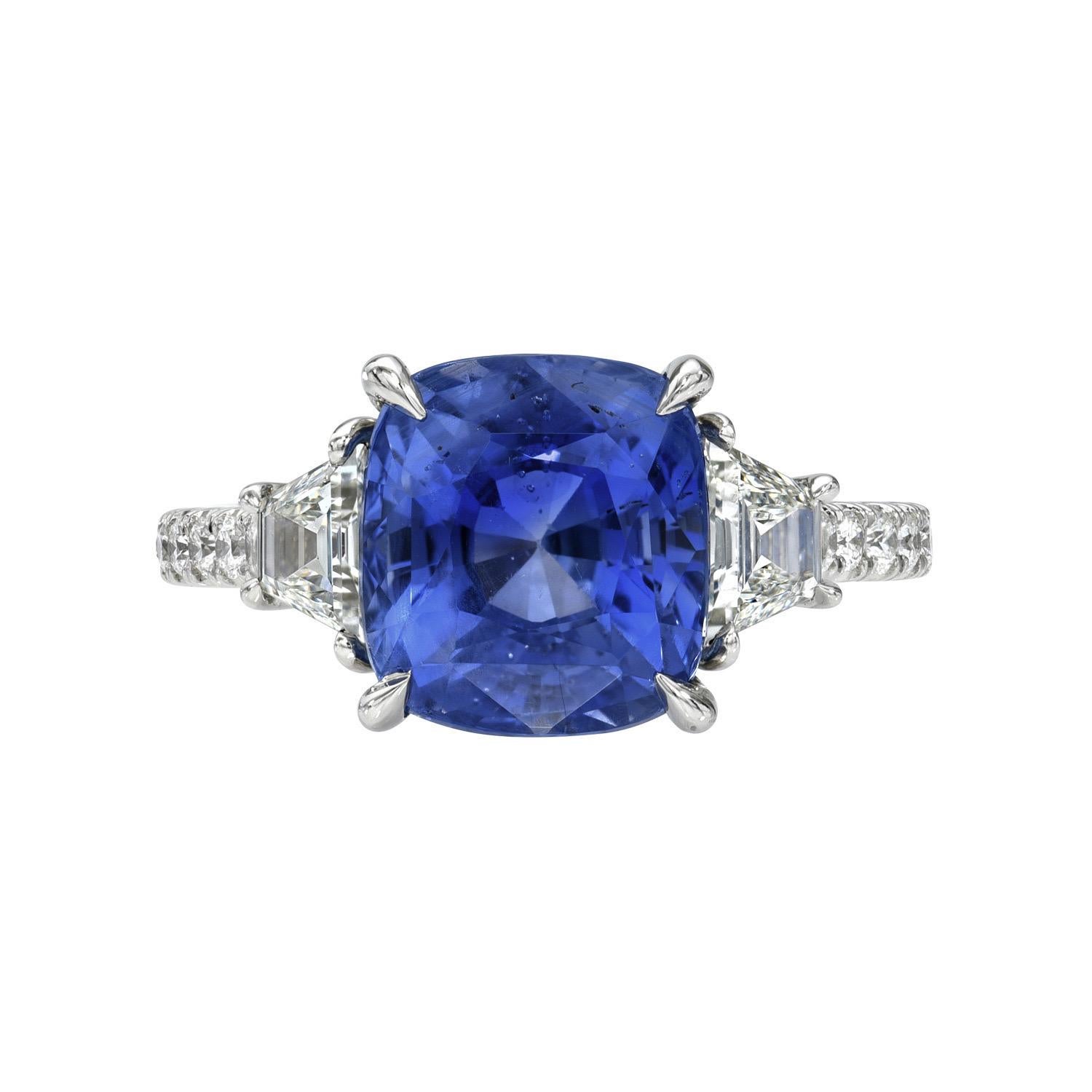 Ring mit unerhitztem Saphir 5,59 Karat Kissen Sri Lanka Natur im Zustand „Neu“ in Beverly Hills, CA
