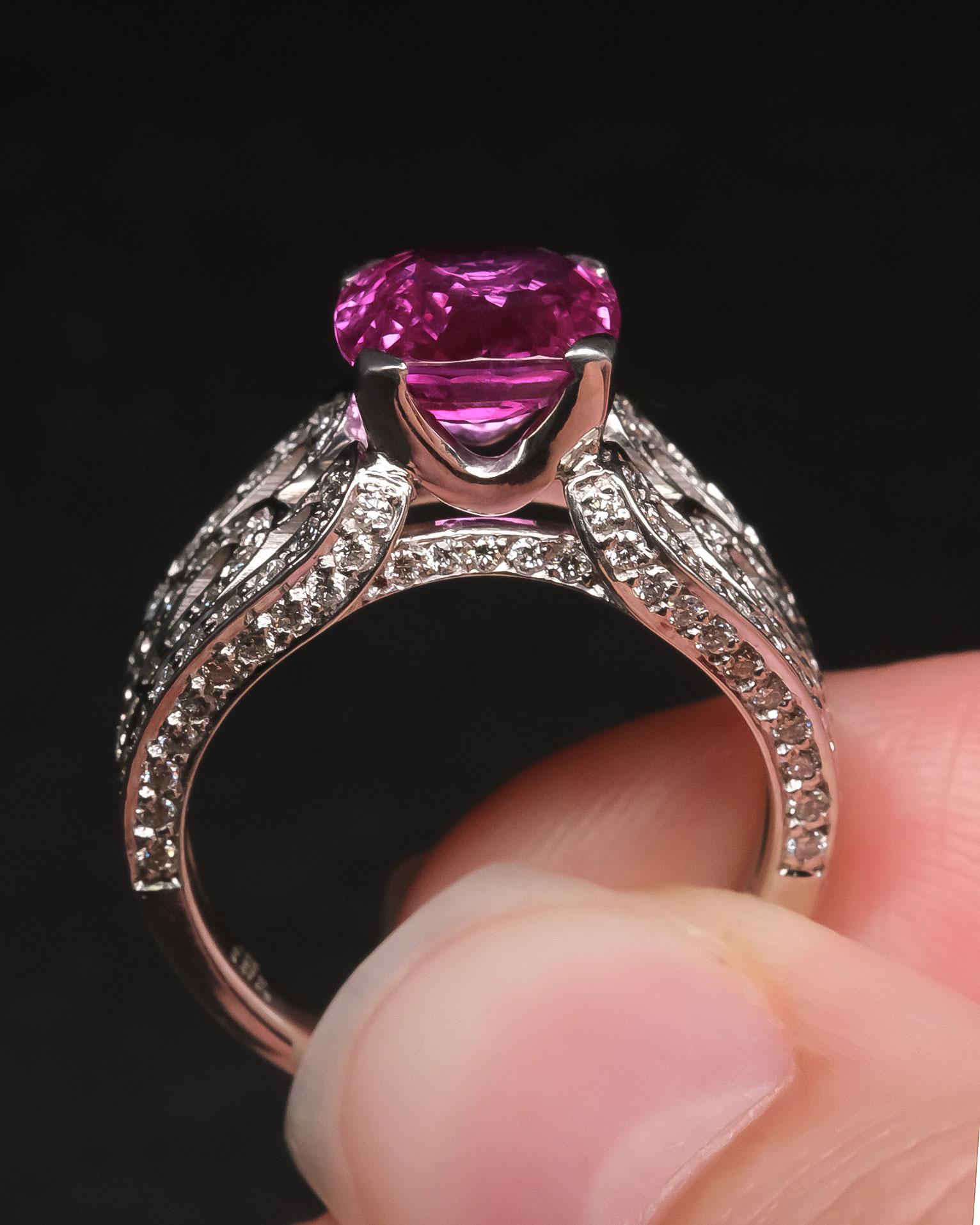 Unerhitzter Saphir Stein 3,57 Karat in 14K Weißgold Ring mit Diamanten / GIA-Bericht im Angebot 1