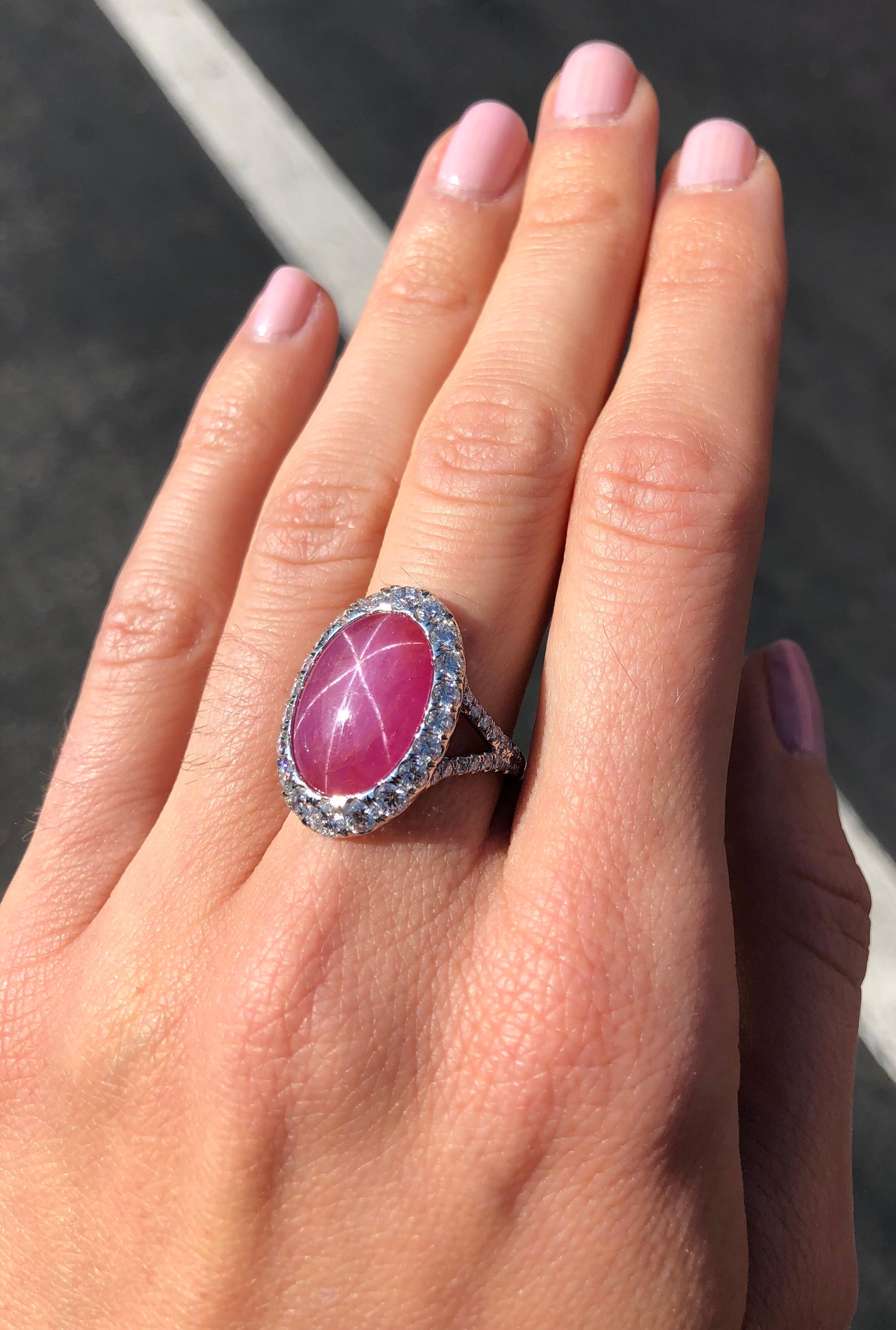 Unheated Star Ruby Ring 9.91 Carat GIA Certified No Heat In New Condition For Sale In Beverly Hills, CA