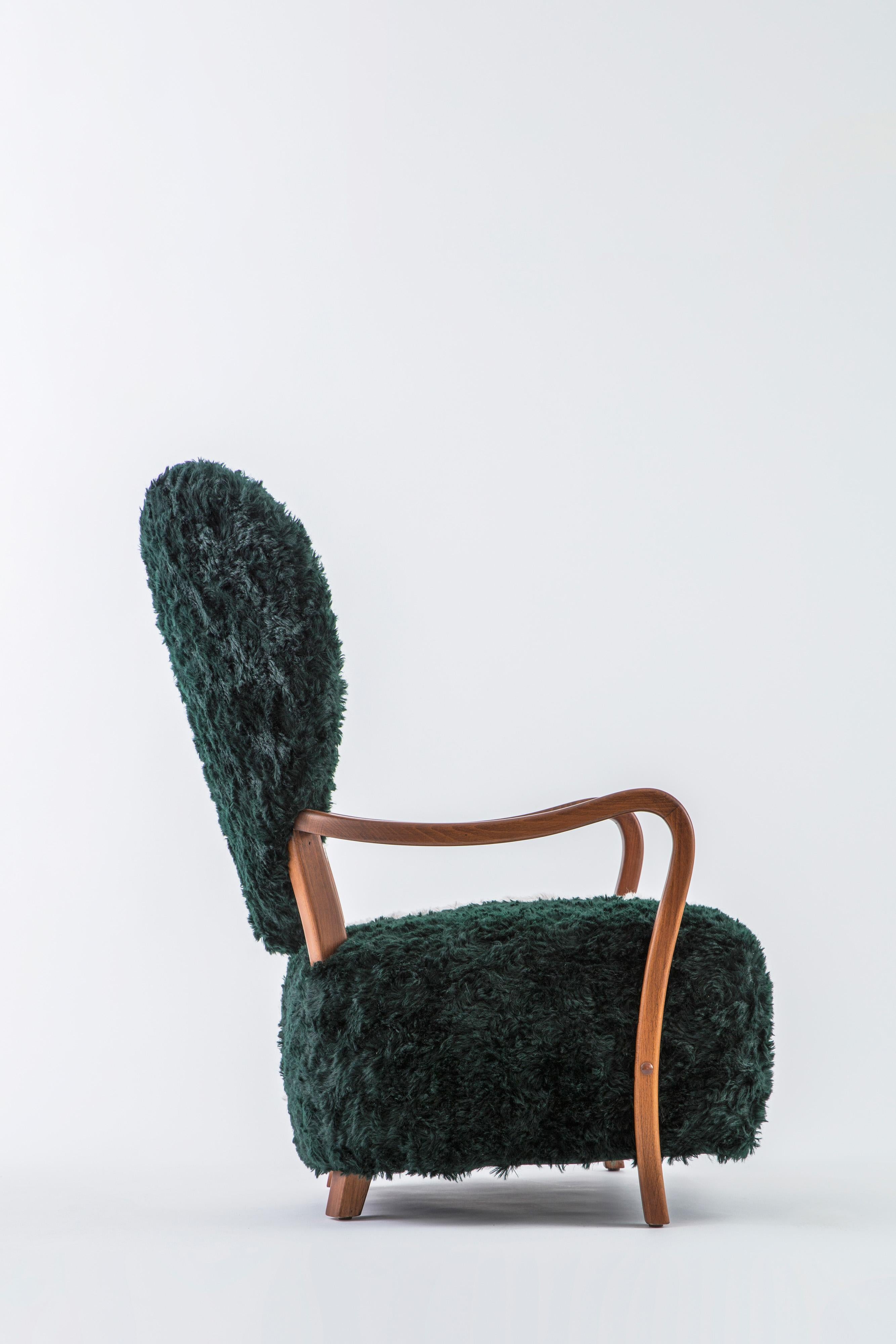 Turc Fauteuil Uni de Merve Kahraman Garniture en Mohair Kvadrat vert forêt et crème en vente