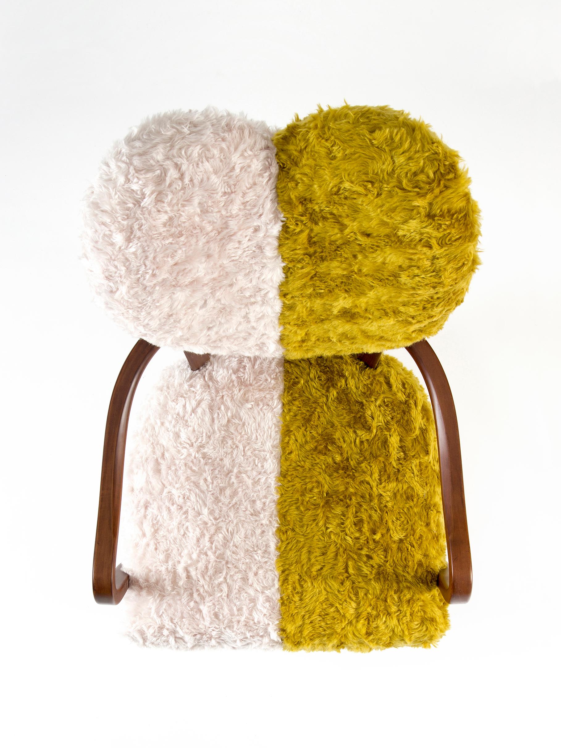 Tissu Fauteuil Uni de Merve Kahraman, tapissé de mohair Kvadrat jaune moutarde et crème en vente