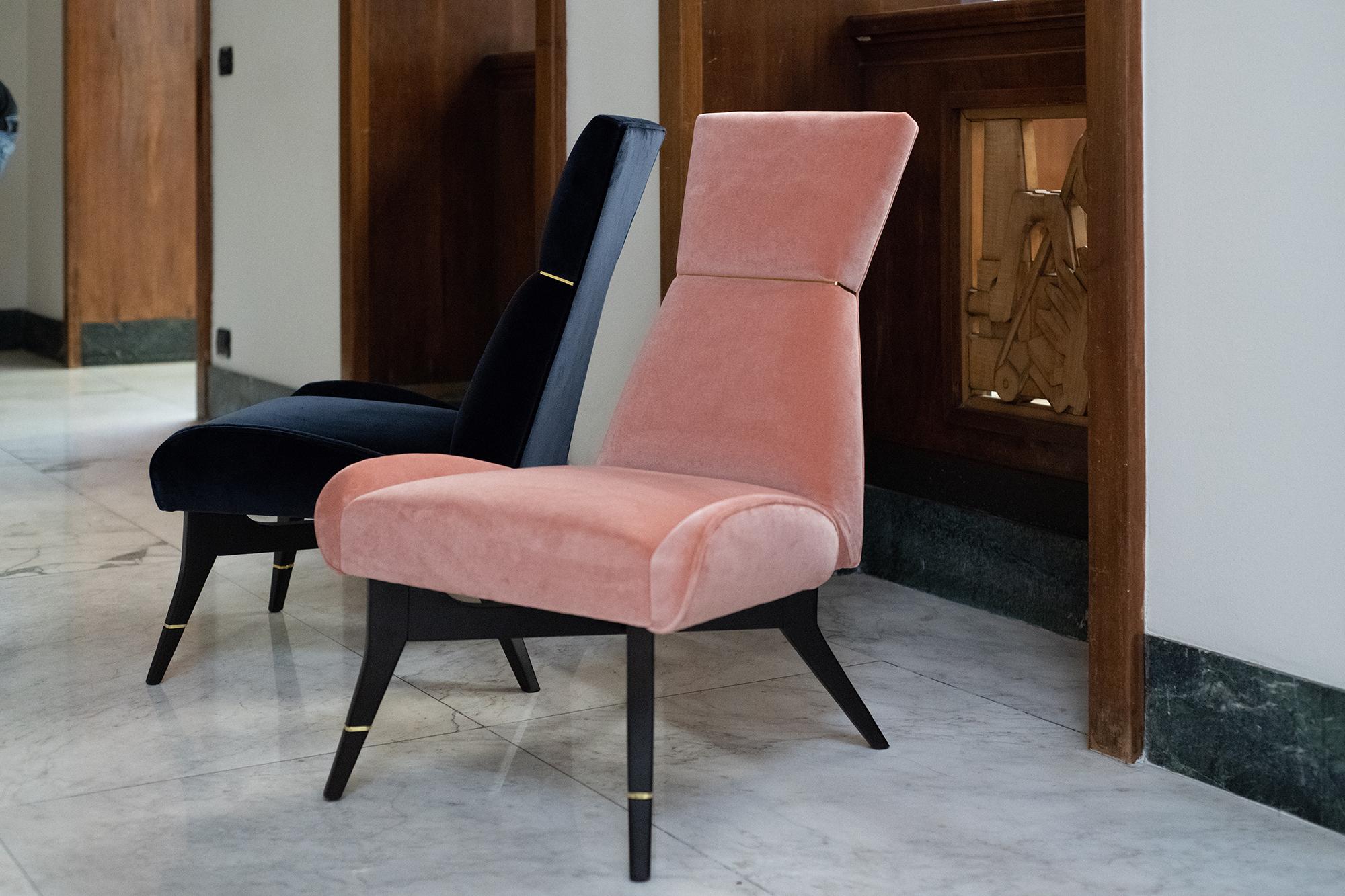 Modern Uni - Pink Armchair with Gilt Details on the Backrest and Legs For Sale
