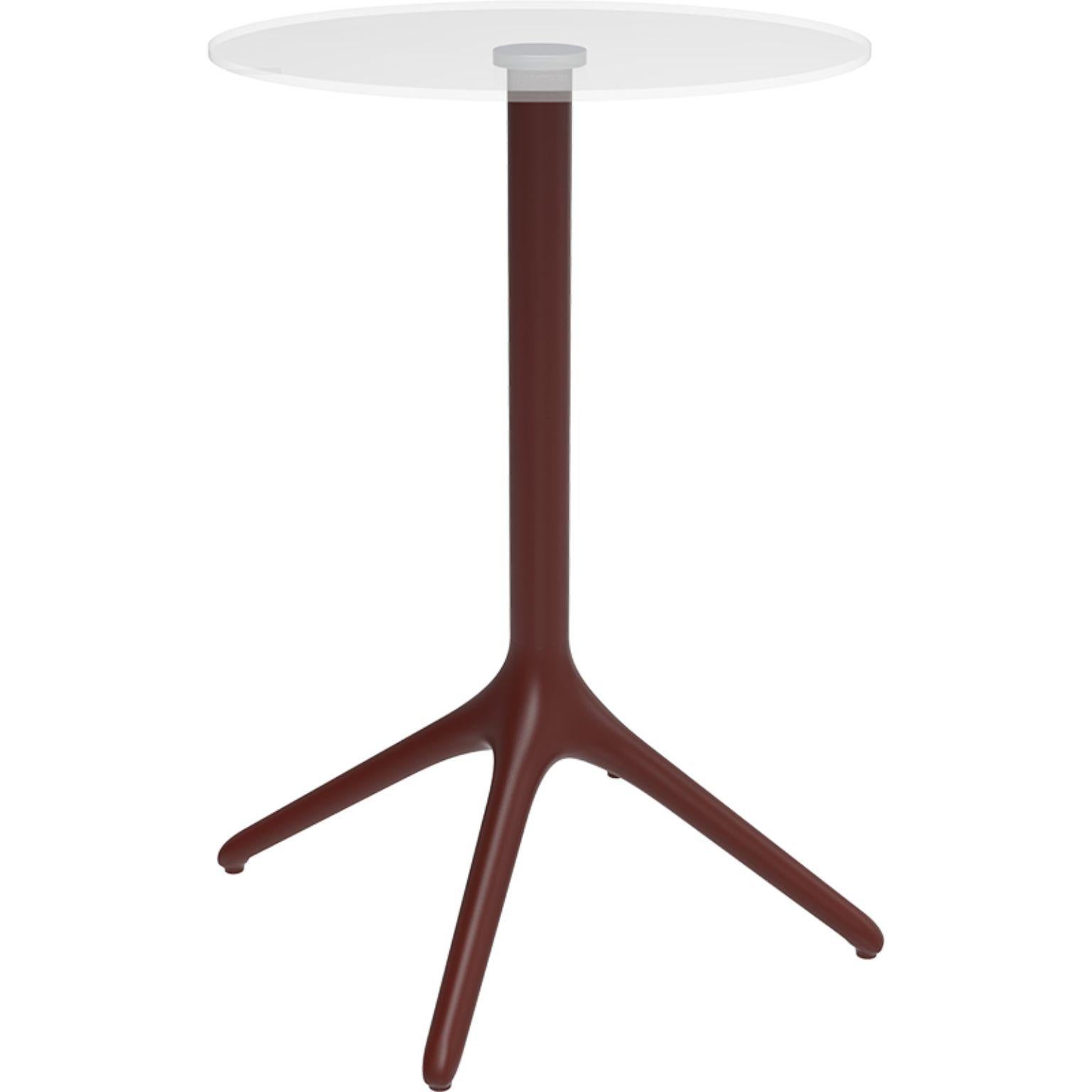 Uni burgundy table XL 105 by MOWEE
Dimensions: D50 x H105 cm
Material: aluminium, tempered glass
Weight: 9.7 kg
Also available in different colours and finishes. 

A table designed to be as versatile as possible and can coexist with a variety