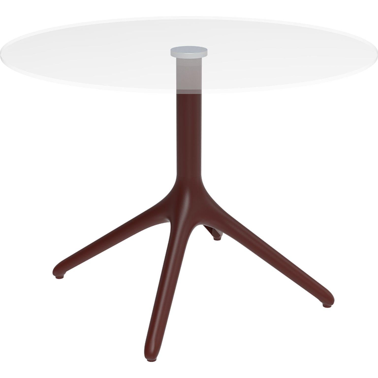 Uni Burgundy table XL 73 by MOWEE
Dimensions: D 50 x H 73 cm
Material: Aluminium, tempered glass
Weight: 9 kg
Also available in different colours and finishes.

A table designed to be as versatile as possible and can coexist with a variety of