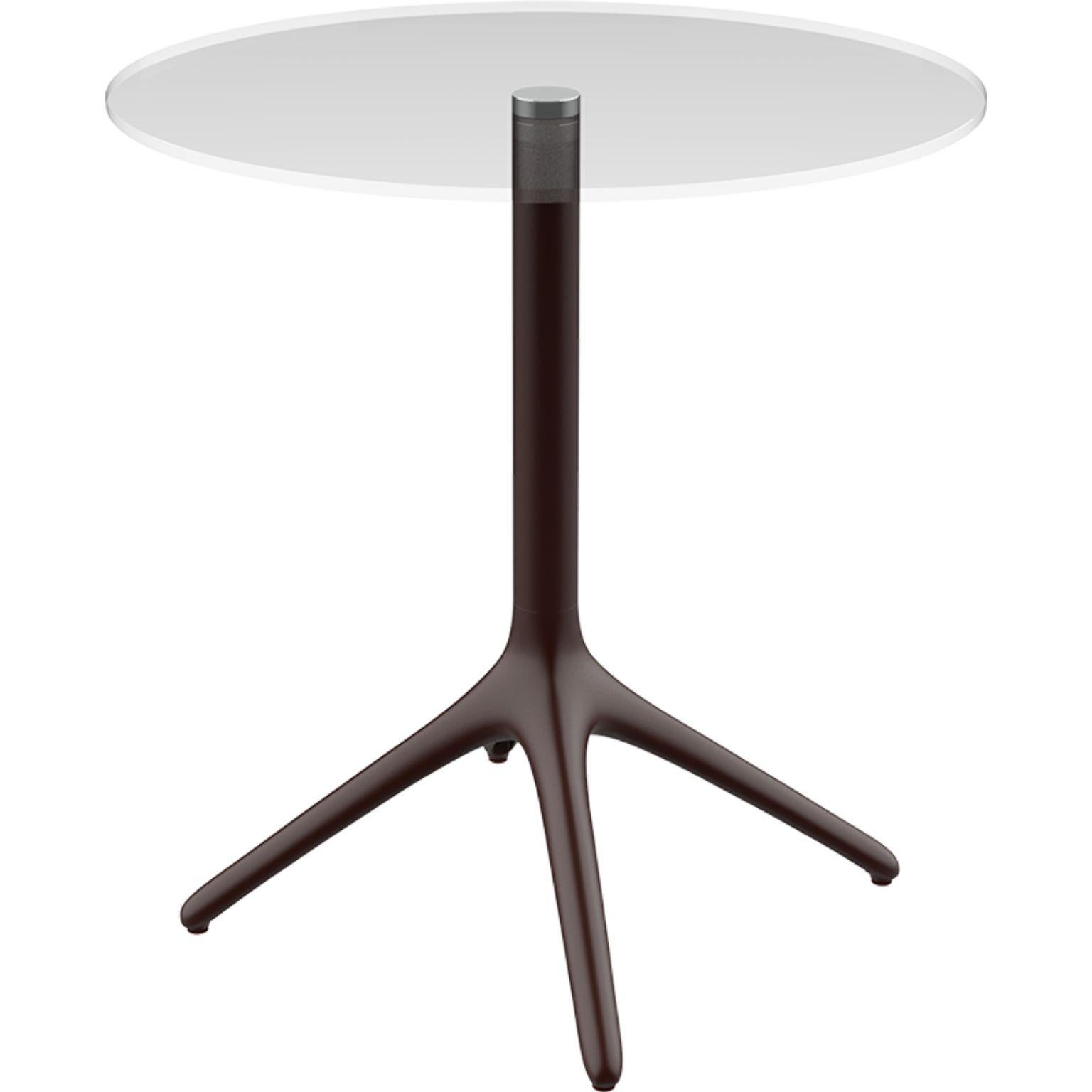 Uni chocolate table 73 by Mowee.
Dimensions: D45.5 x H73 cm.
Material: Aluminium, tempered glass.
Weight: 5.5 kg.
Also Available in different colours and finishes. Collapsable version available. 

A table designed to be as versatile as