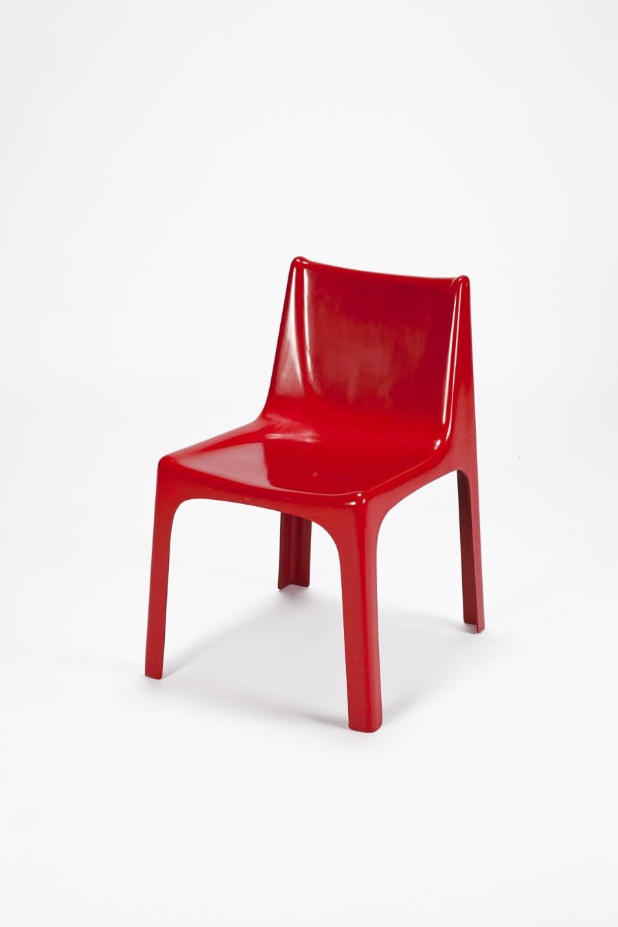 Unica I Straessle chair Vandenbeuck France 1967 first version without the slot on the side.
  