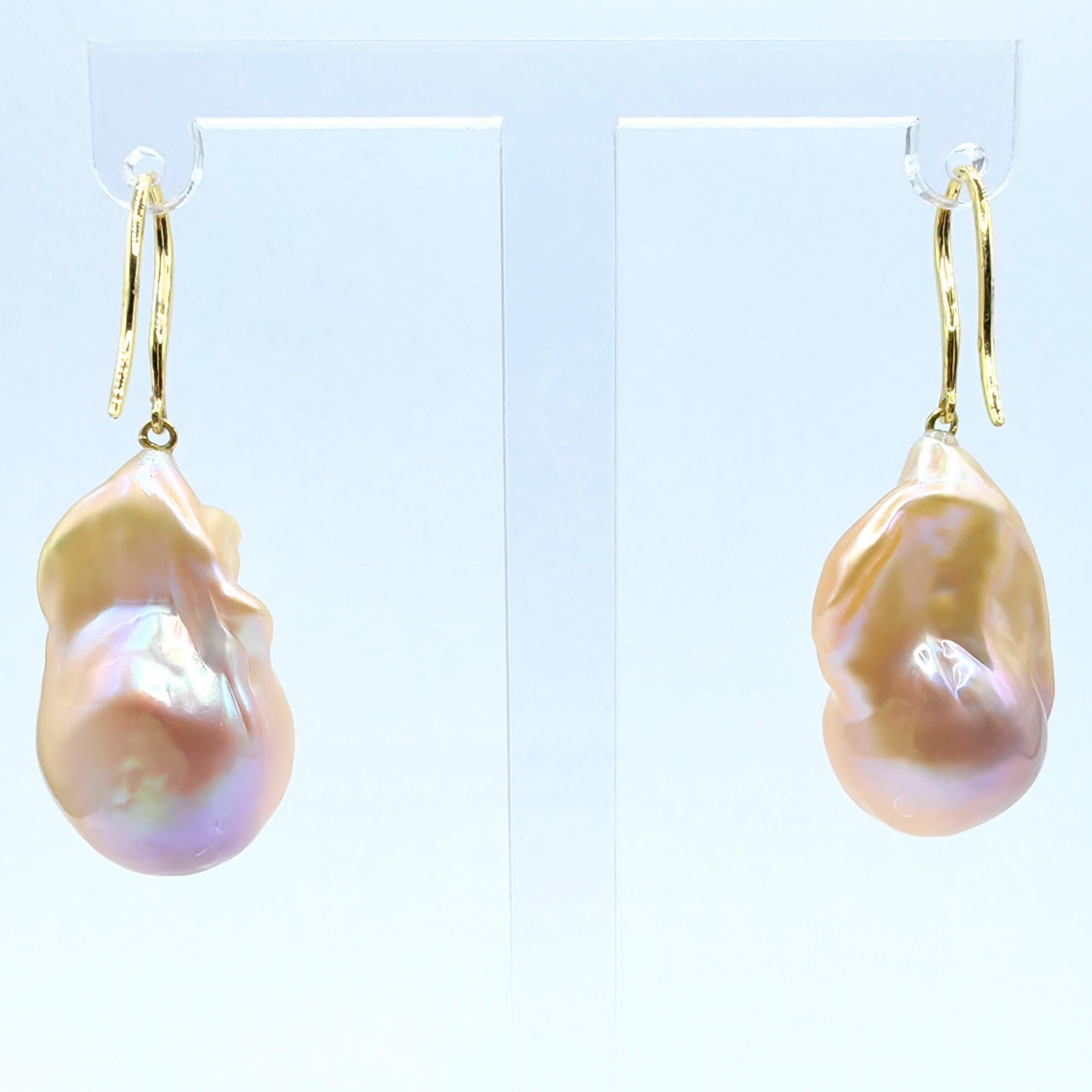Unicorn Hue Golden Baroque Pearl Drop Earrings With 18K Yellow Gold French Hooks In New Condition For Sale In Wan Chai District, HK