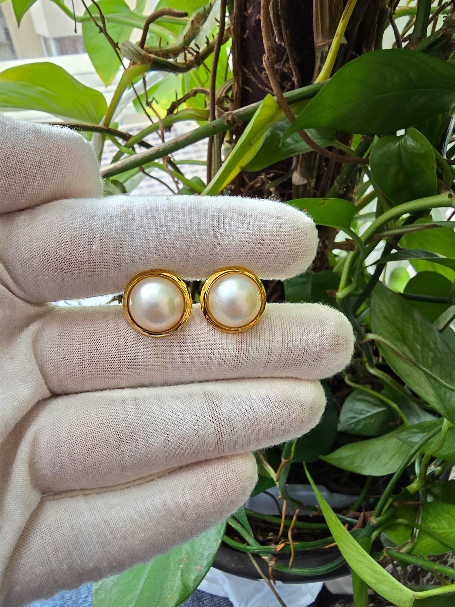 Unicorn White Freshwater Pearl Snap Back Earrings (with 14K Solid Yellow Gold) For Sale 10