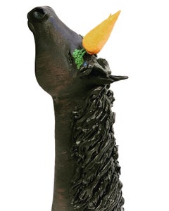 Einhorn mit Papagei, Tafelaufsatz aus Keramik, handgefertigtes Design in Italien, 2021