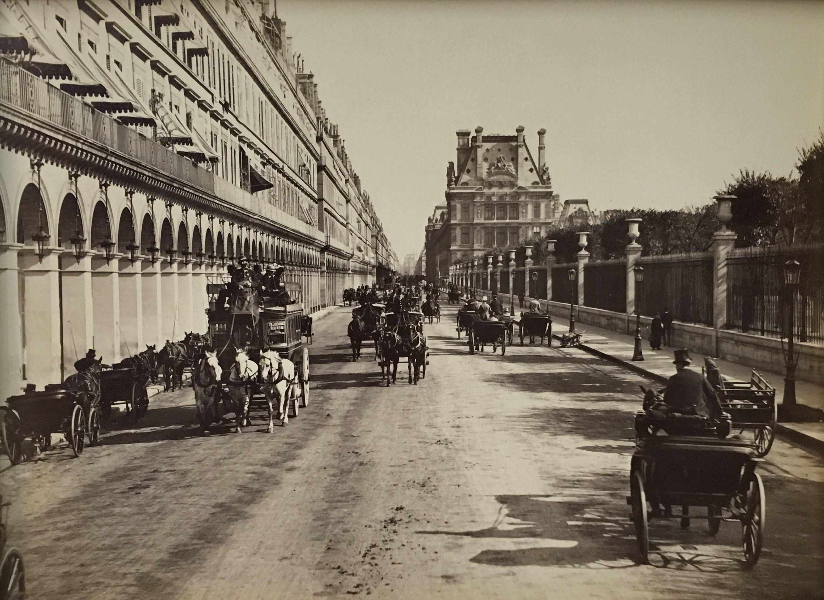 Black and White Photograph de Unidentified Photographer - La Rue de Rivoli, París, 1892