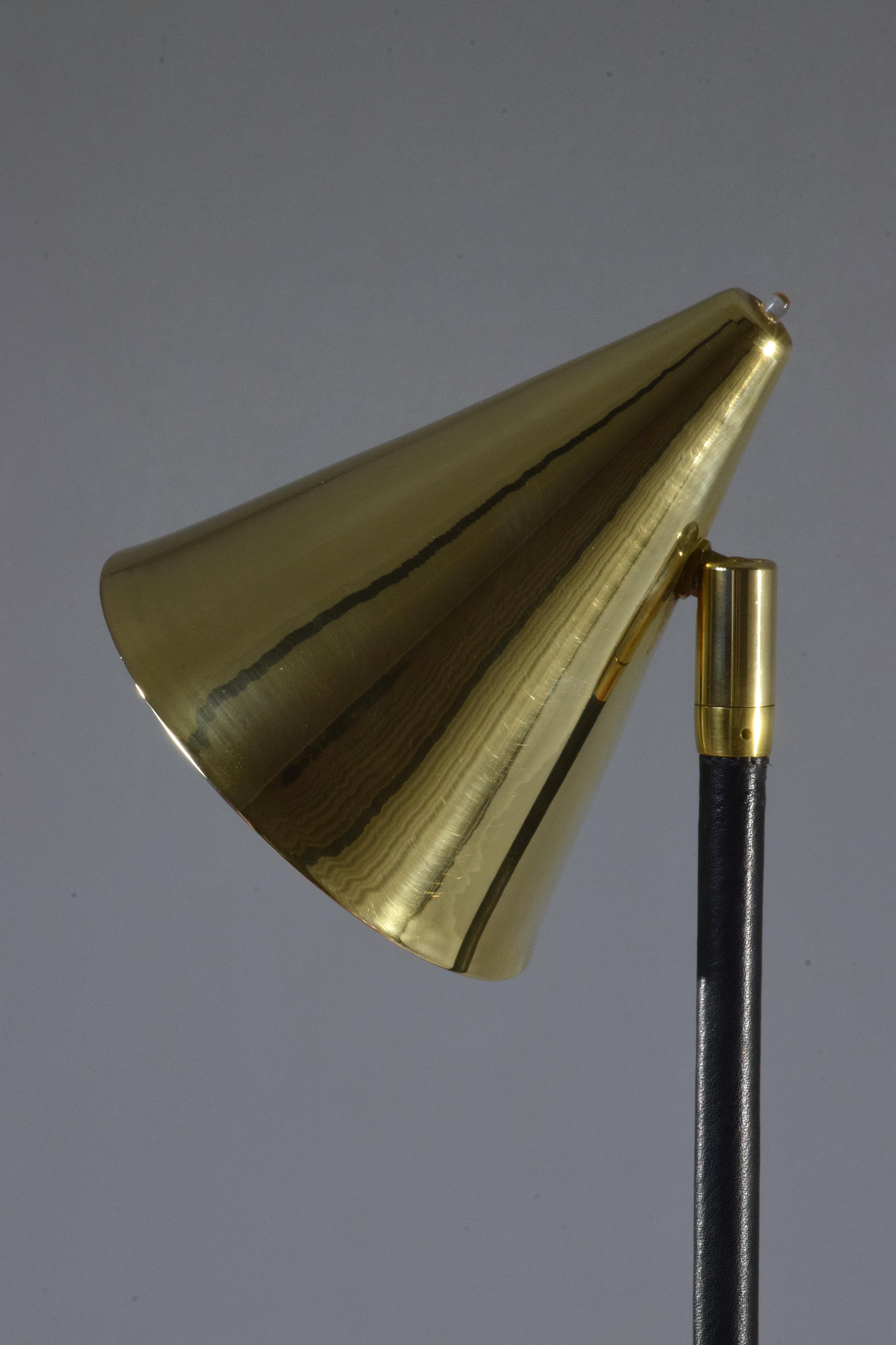 Unio 1-2 Contemporary Handcrafted Wireless Brass Lamp 6