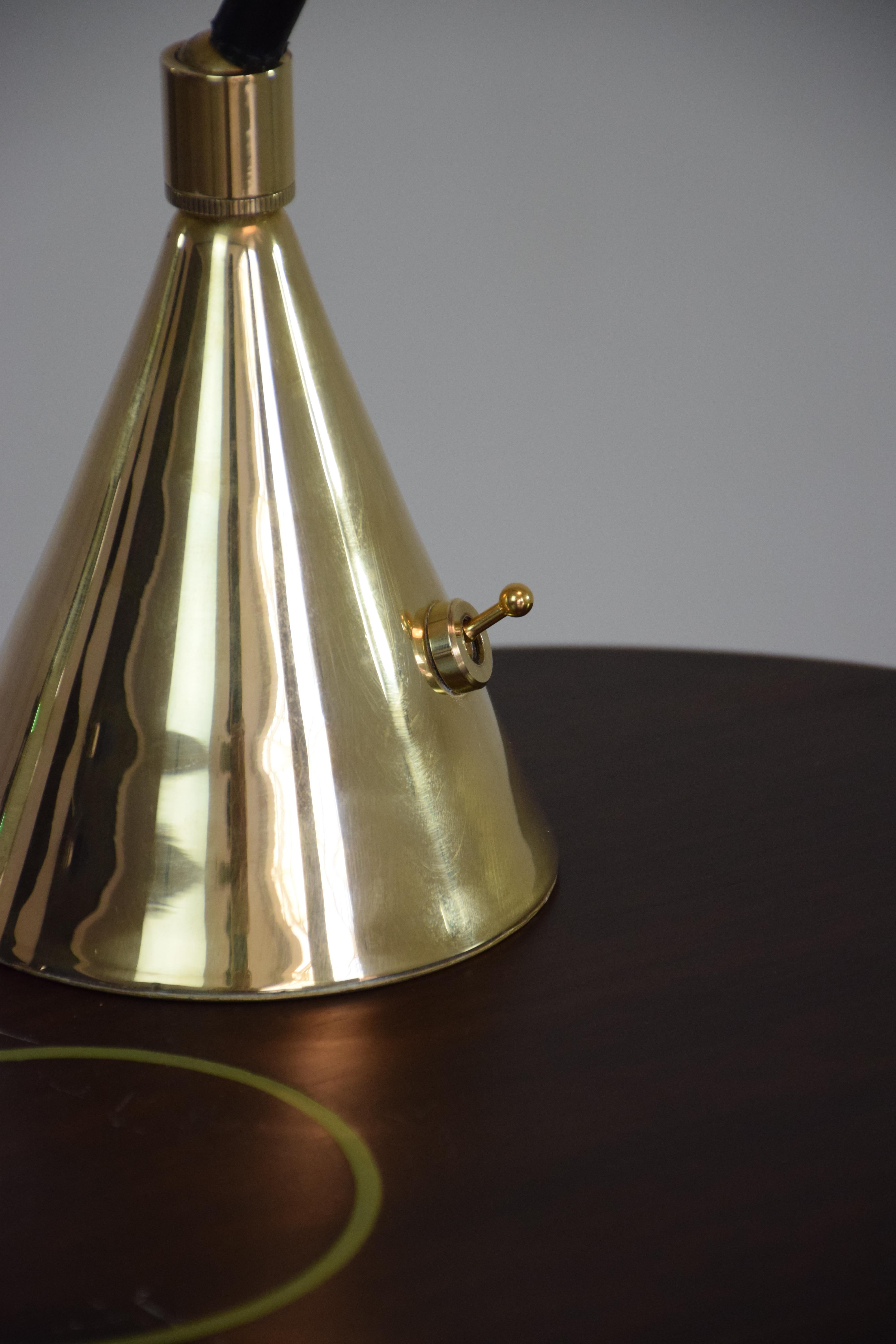 Unio 1-2 Contemporary Handcrafted Wireless Brass Lamp 8
