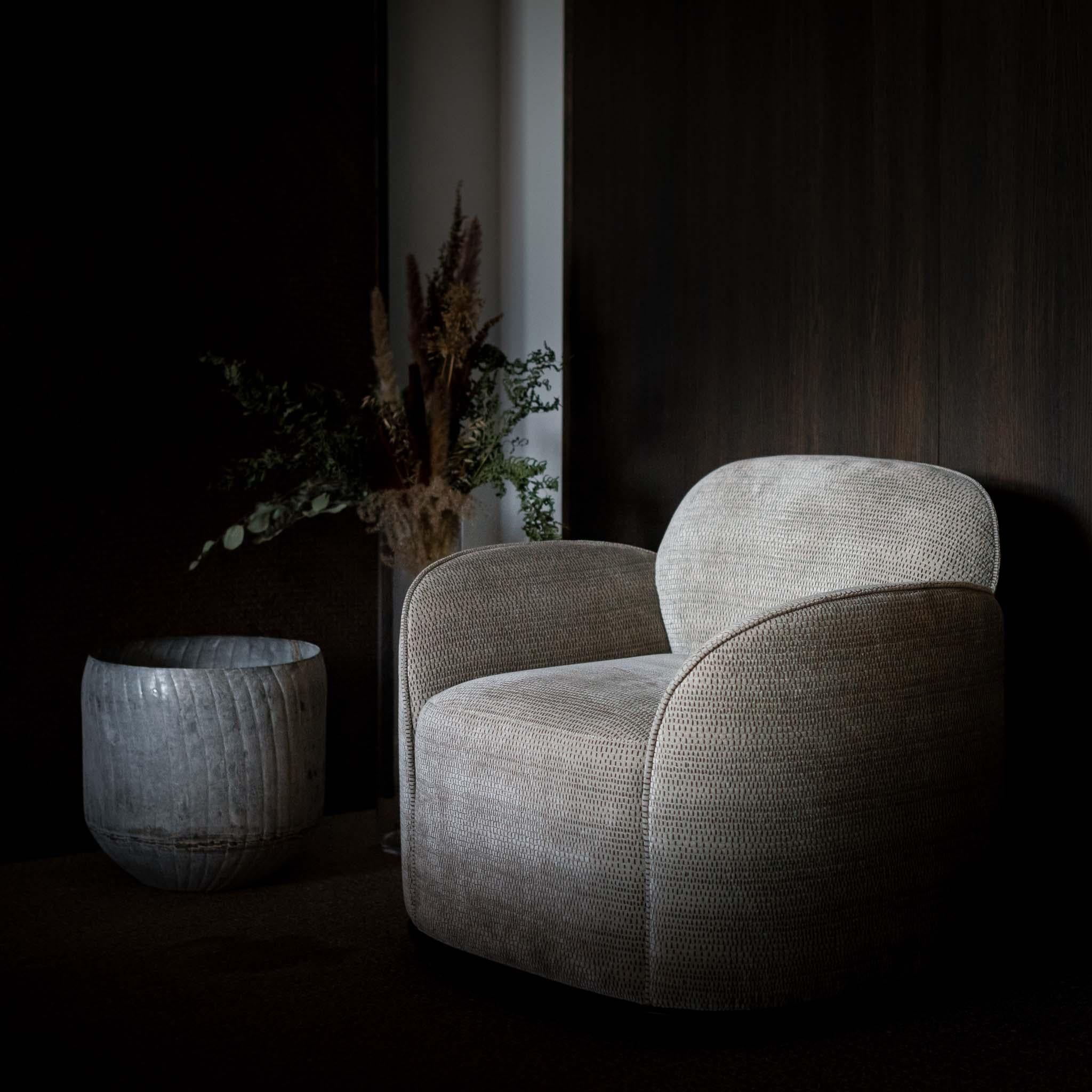 Unio Armchair by Poiat  Furniture For Sale 5