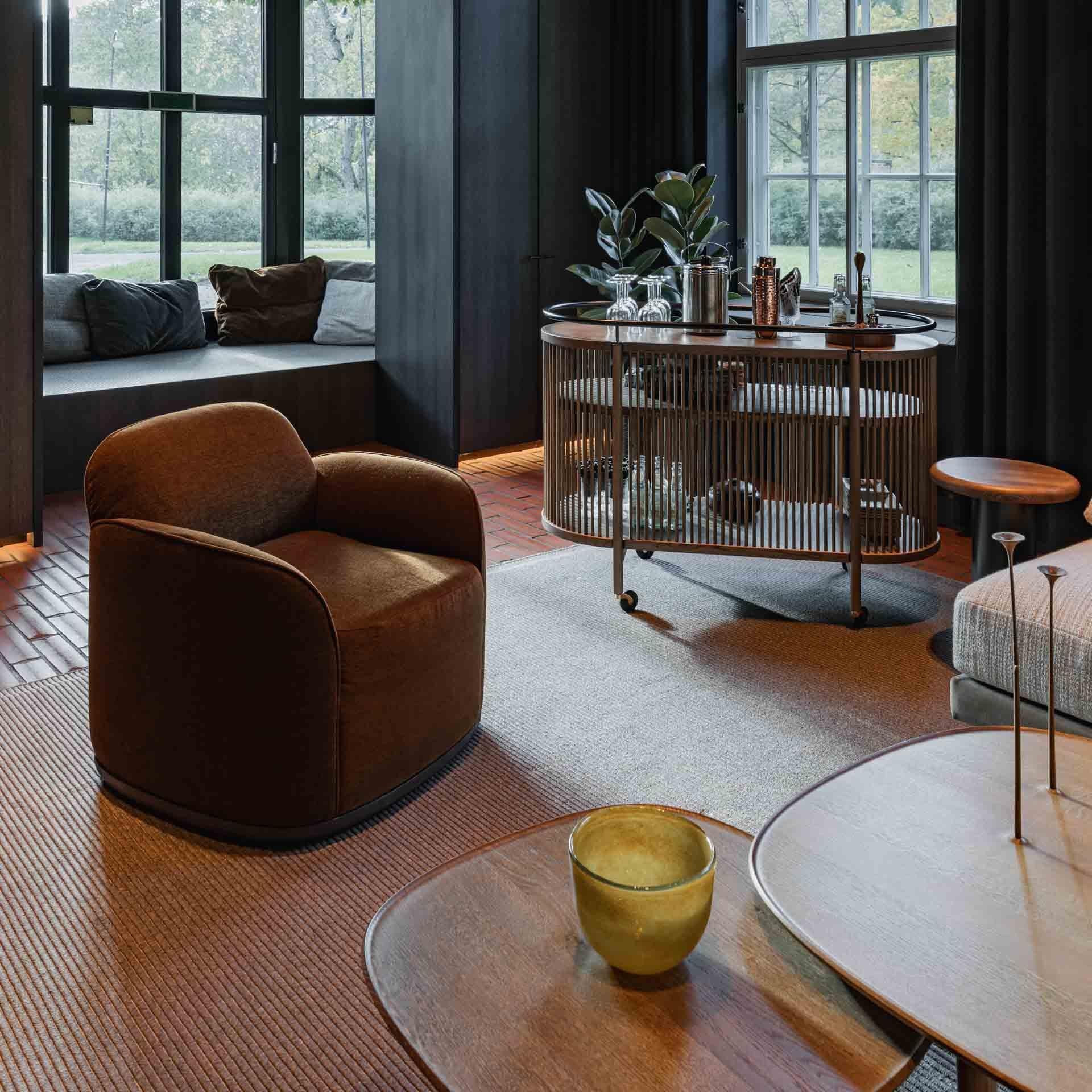 Contemporary Unio Armchair by Poiat  Furniture For Sale