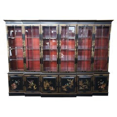 Schwarz lackierter Chinoiserie-Vitrinenschrank mit Breakfront China der Union National 116"