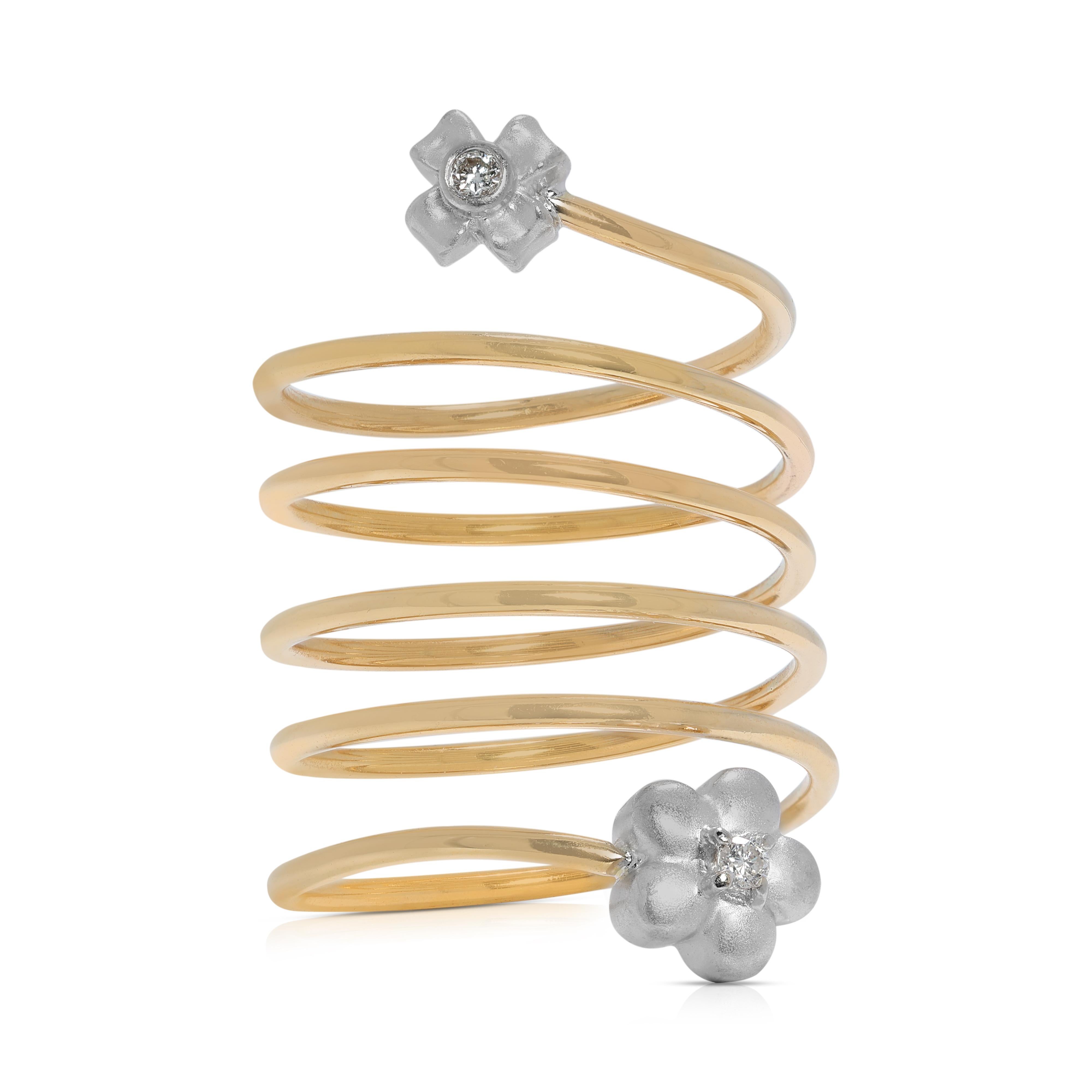 Unique 0.03 carat Natural Diamond Spiral Ring in 18K Yellow Gold In Excellent Condition For Sale In רמת גן, IL