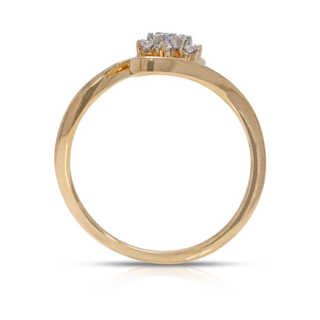 Unique 0.13ct Diamond Ring with Distinctive 18K Yellow Gold Band For Sale 2