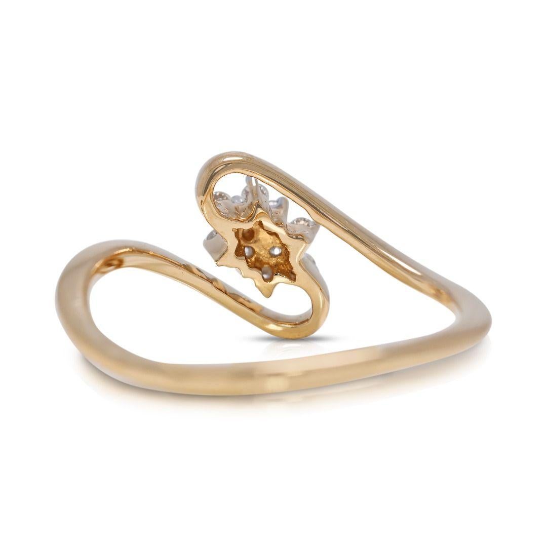 Unique 0.13ct Diamond Ring with Distinctive 18K Yellow Gold Band For Sale 3