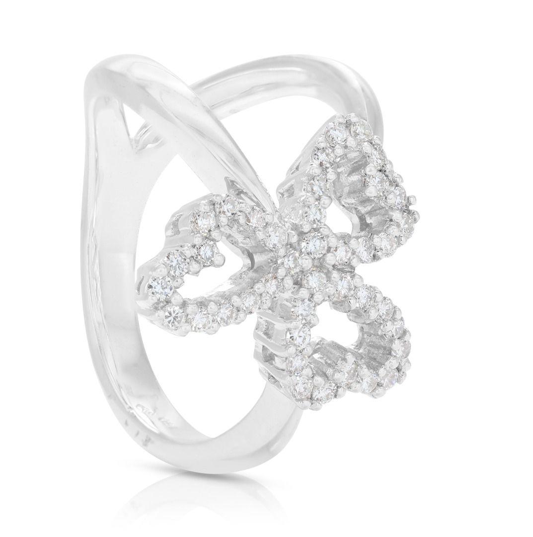 Unique 0.26ct Diamond Flower Ring set in 18K White Gold In New Condition For Sale In רמת גן, IL