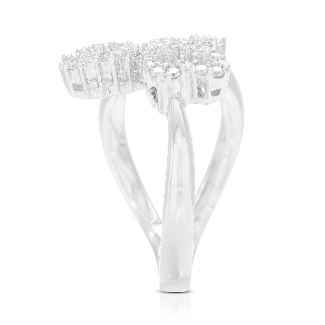 Bague fleur unique en or blanc 18 carats sertie de 0,26 carat de diamants Pour femmes en vente