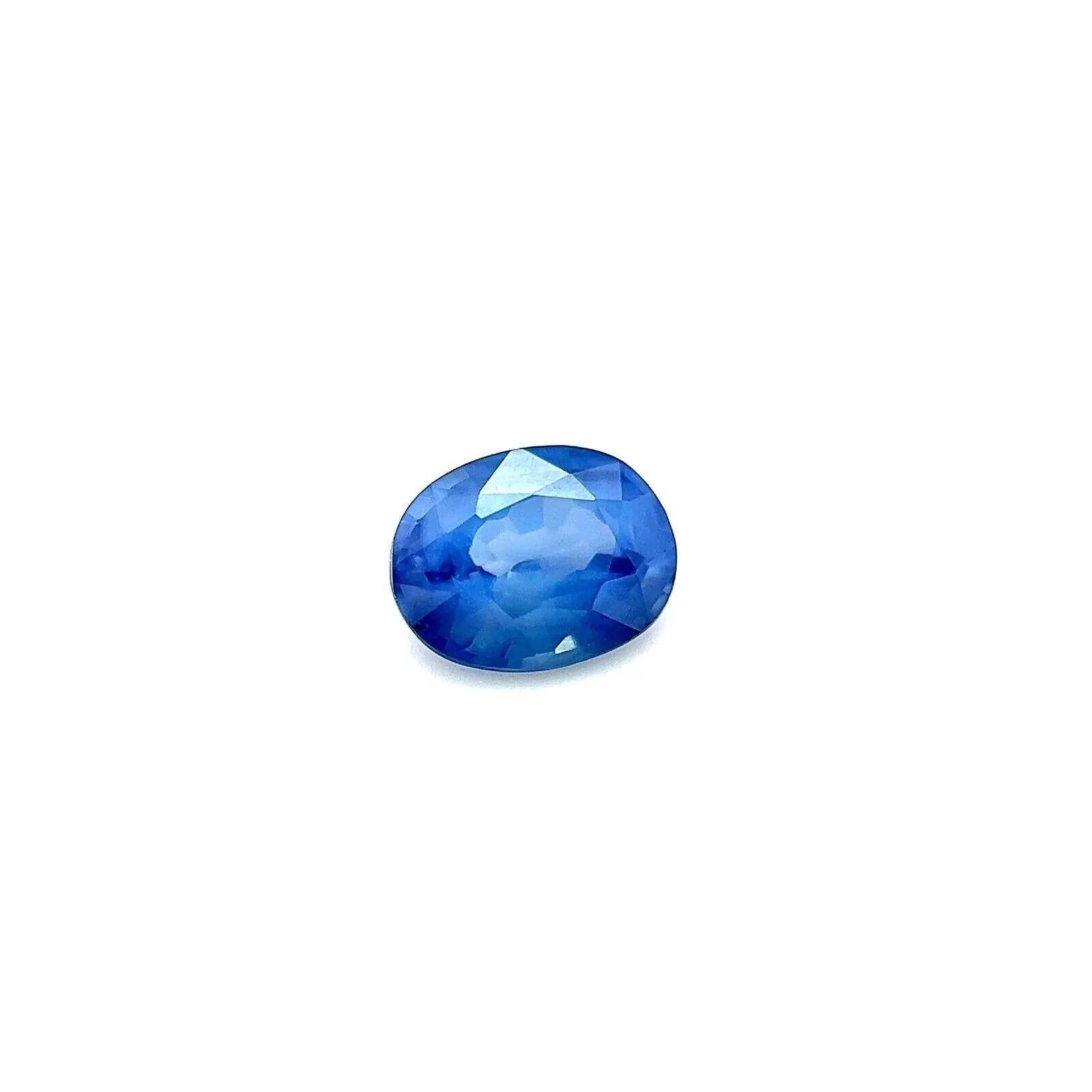 Einzigartiger 0.58ct Grüner Blauer Natürlicher Ceylon Saphir Oval Schliff Seltener Edelstein 5.5x4.3mm VS

Natürlicher, einzigartiger, lebhaft grüner, blauer Ceylon-Saphir-Edelstein.
0,58 Karat mit einer schönen lebhaft grünblauen Farbe und guter
