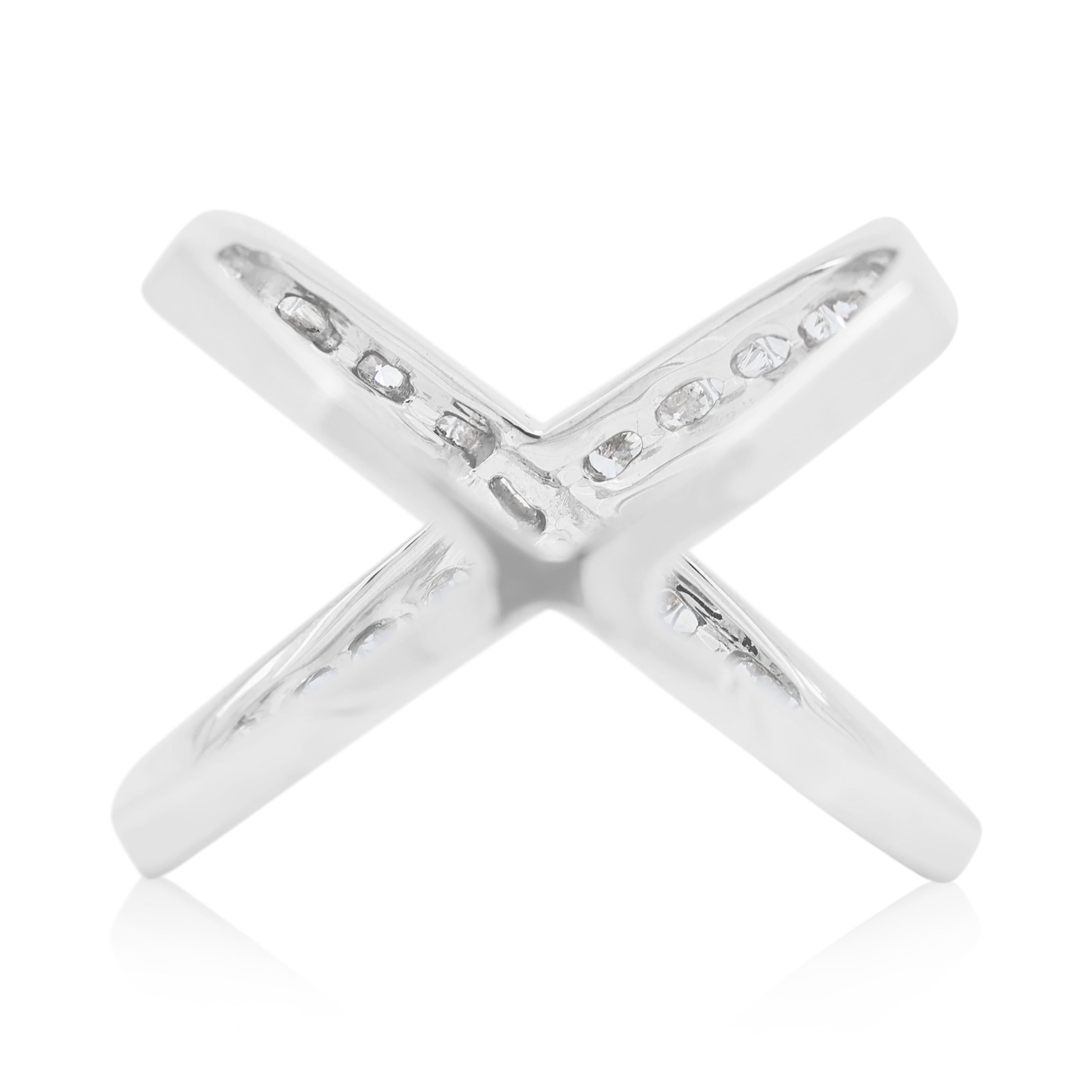 Women's Unique 0.63ct Diamonds Ring in 18K White Gold For Sale