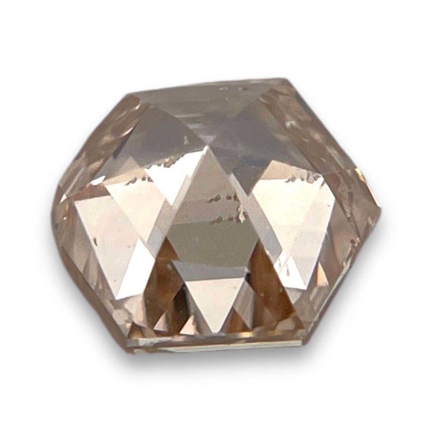 Modern Unique 1 Carat Hexagonal Natural Diamond For Sale