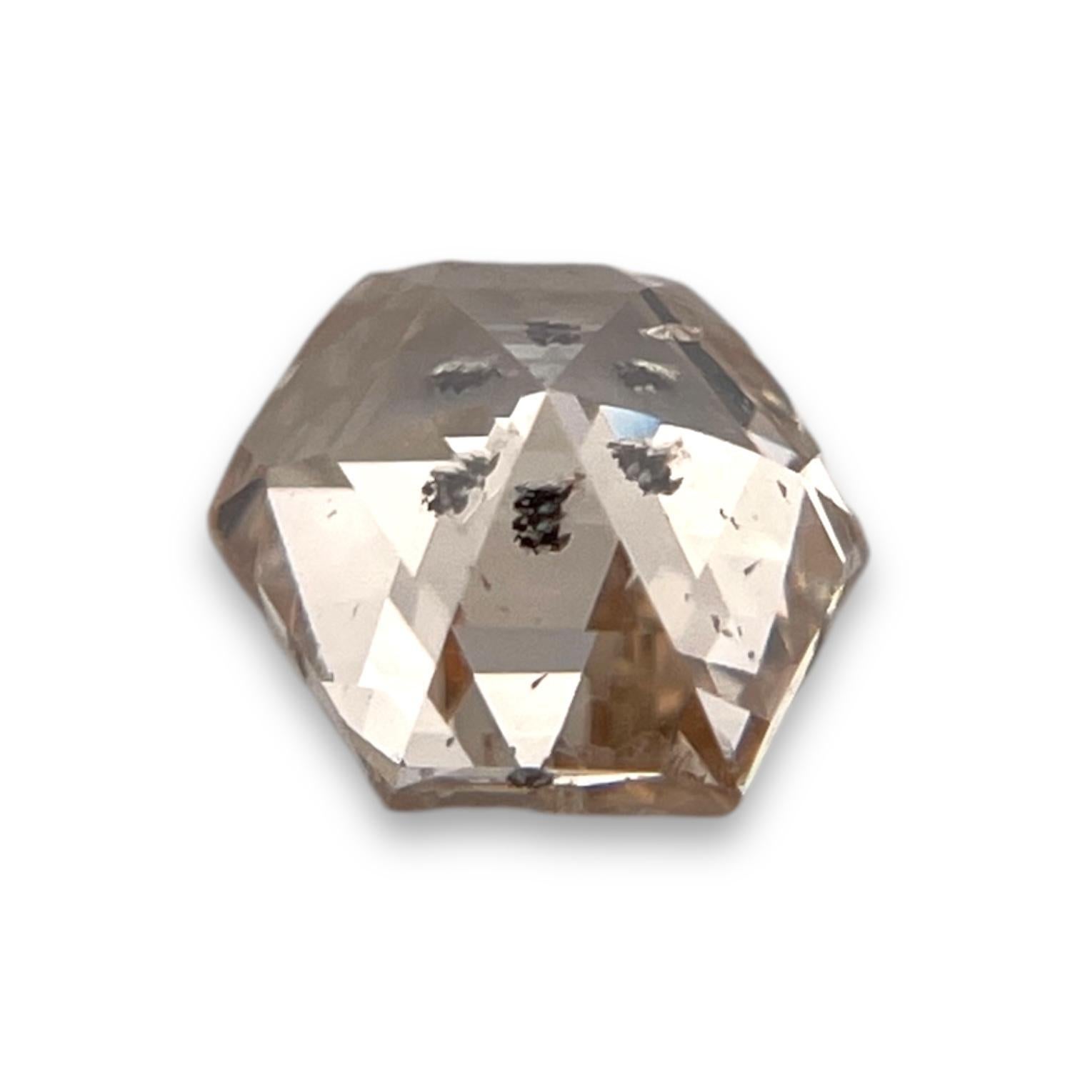 Modern Unique 1 Carat Hexagonal Natural Diamond For Sale