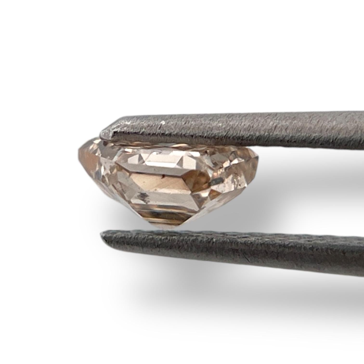 Unique 1 Carat Hexagonal Natural Diamond In Excellent Condition For Sale In New York, NY