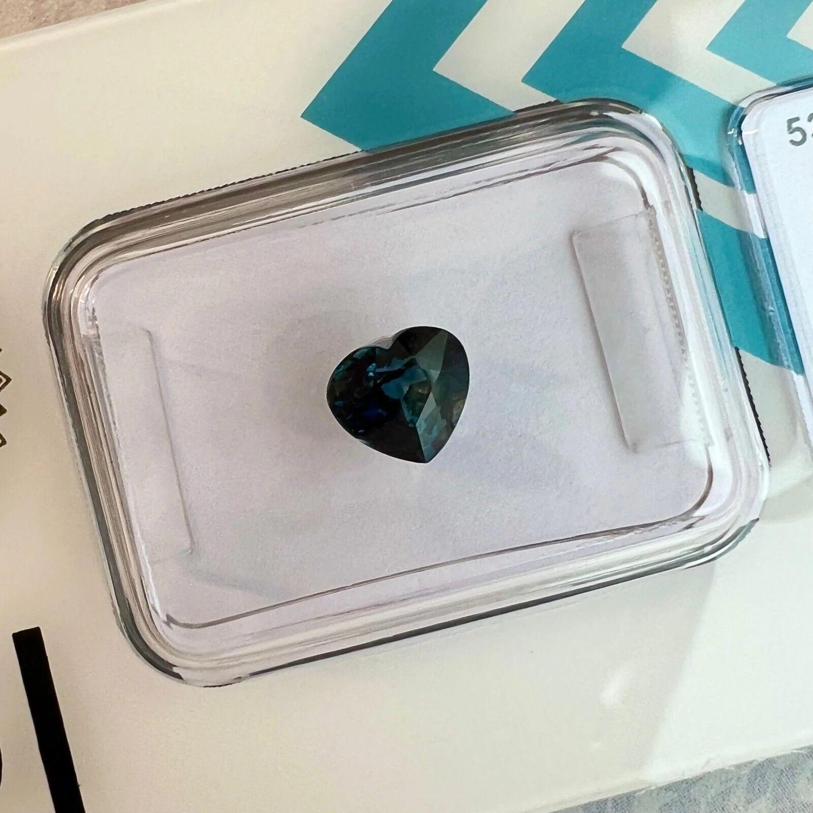Unique 1.01ct Deep Yellowish Blue Rare Sapphire Heart Cut IGI Certified For Sale 1